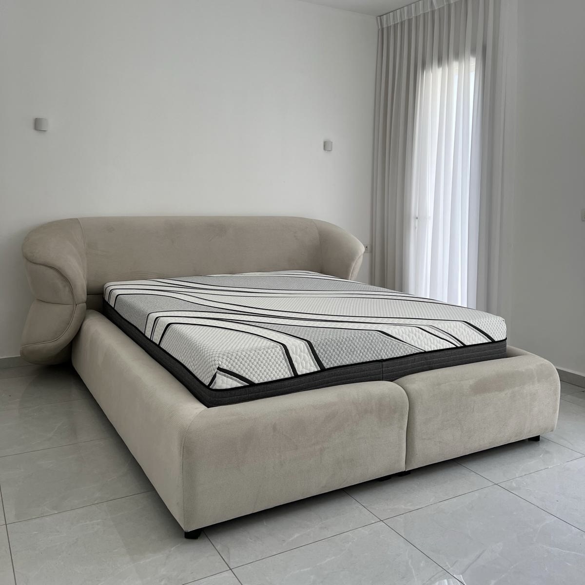 מיטה מעוצבת דגם לואי מיטה מעוצבת דגם לואי