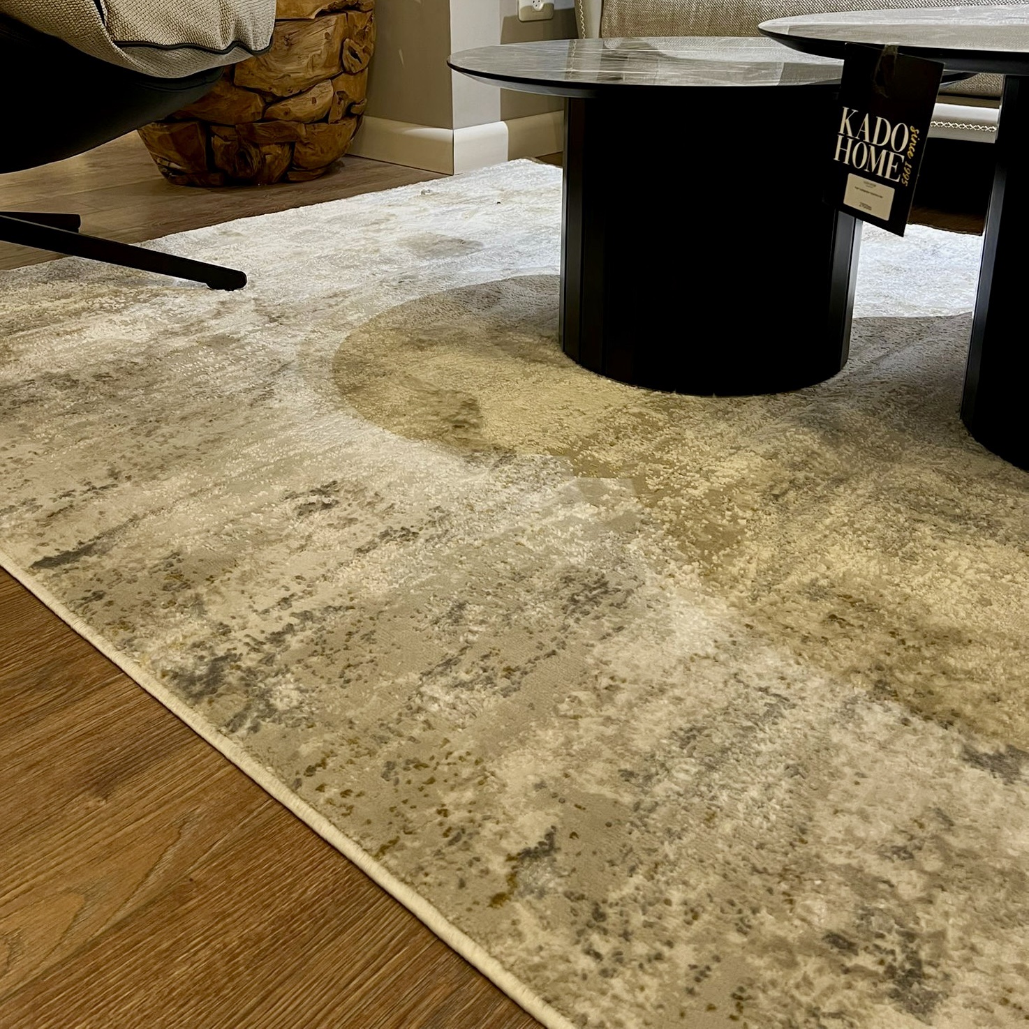 שטיח יוקרה קרם אפור מעונן דגם אודסה שטיח יוקרה קרם אפור מעונן דגם אודסה