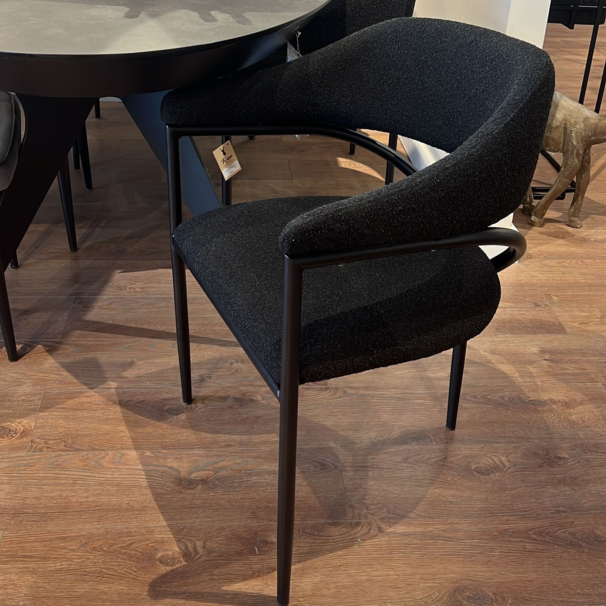 כסא פינת אוכל בלה דגם קימי רגליים אפור שחור בוקלה