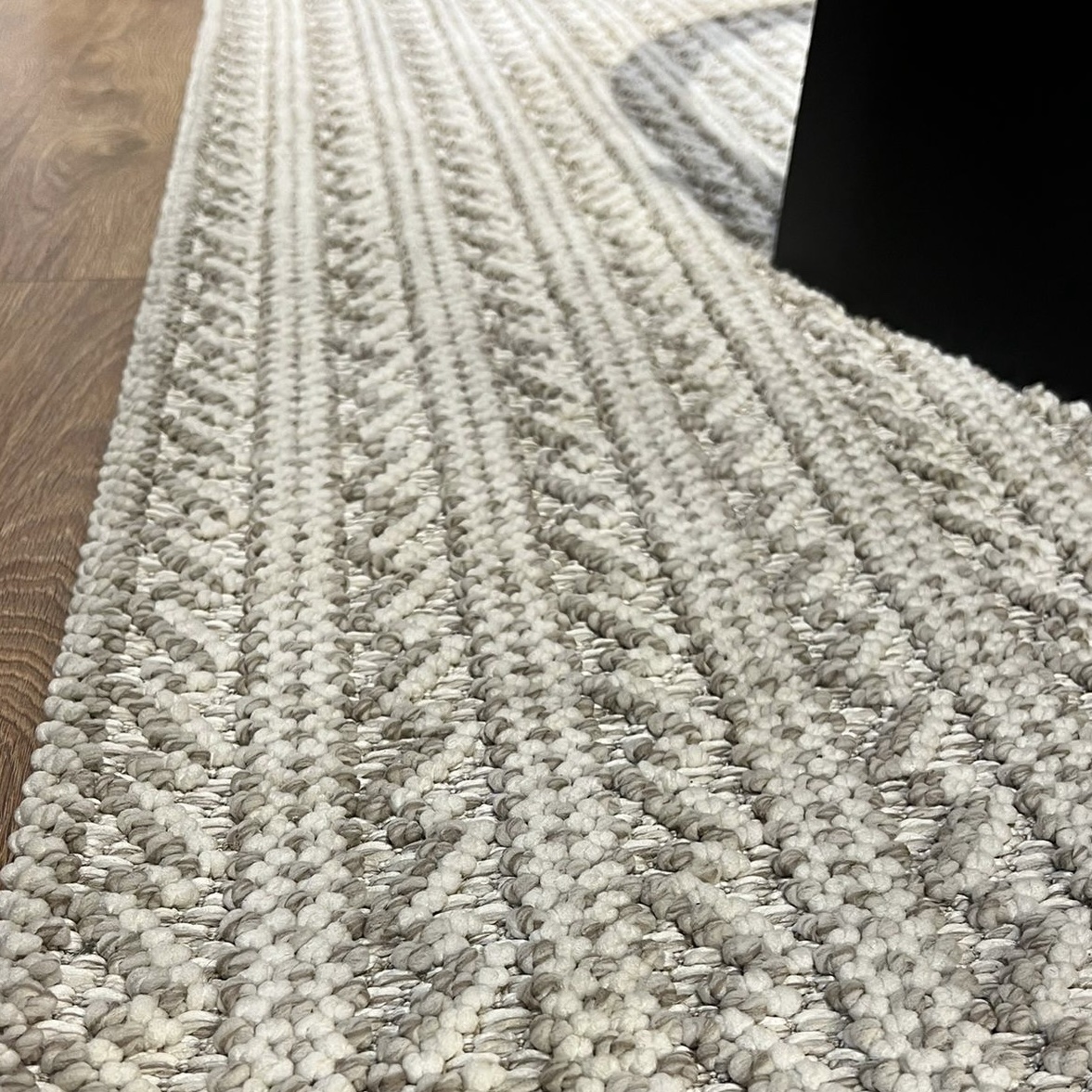 שטיח קליפורניה אפור לבן צמה שטוחה שטיח קליפורניה אפור לבן צמה שטוחה