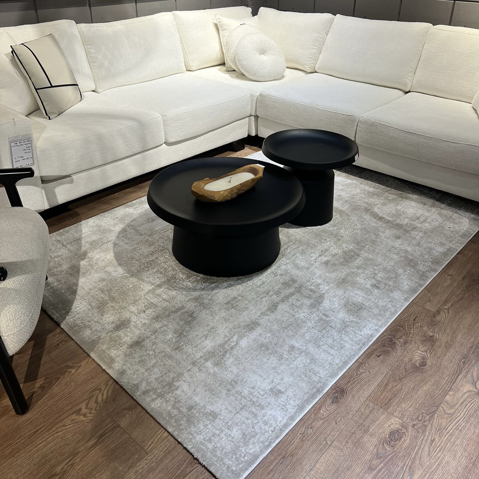 שטיח יוקרה קרם שמנת מעונן דגם אודסה שטיח יוקרה קרם שמנת מעונן דגם אודסה