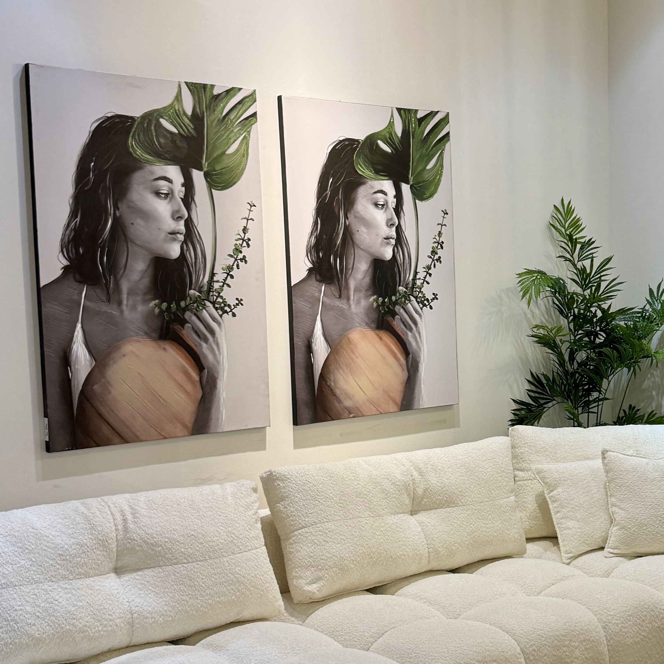 תמונה עבודת יד אישה עם עלה ירוק וכד חום דגם איקו תמונה עבודת יד אישה עם עלה ירוק וכד חום דגם איקו