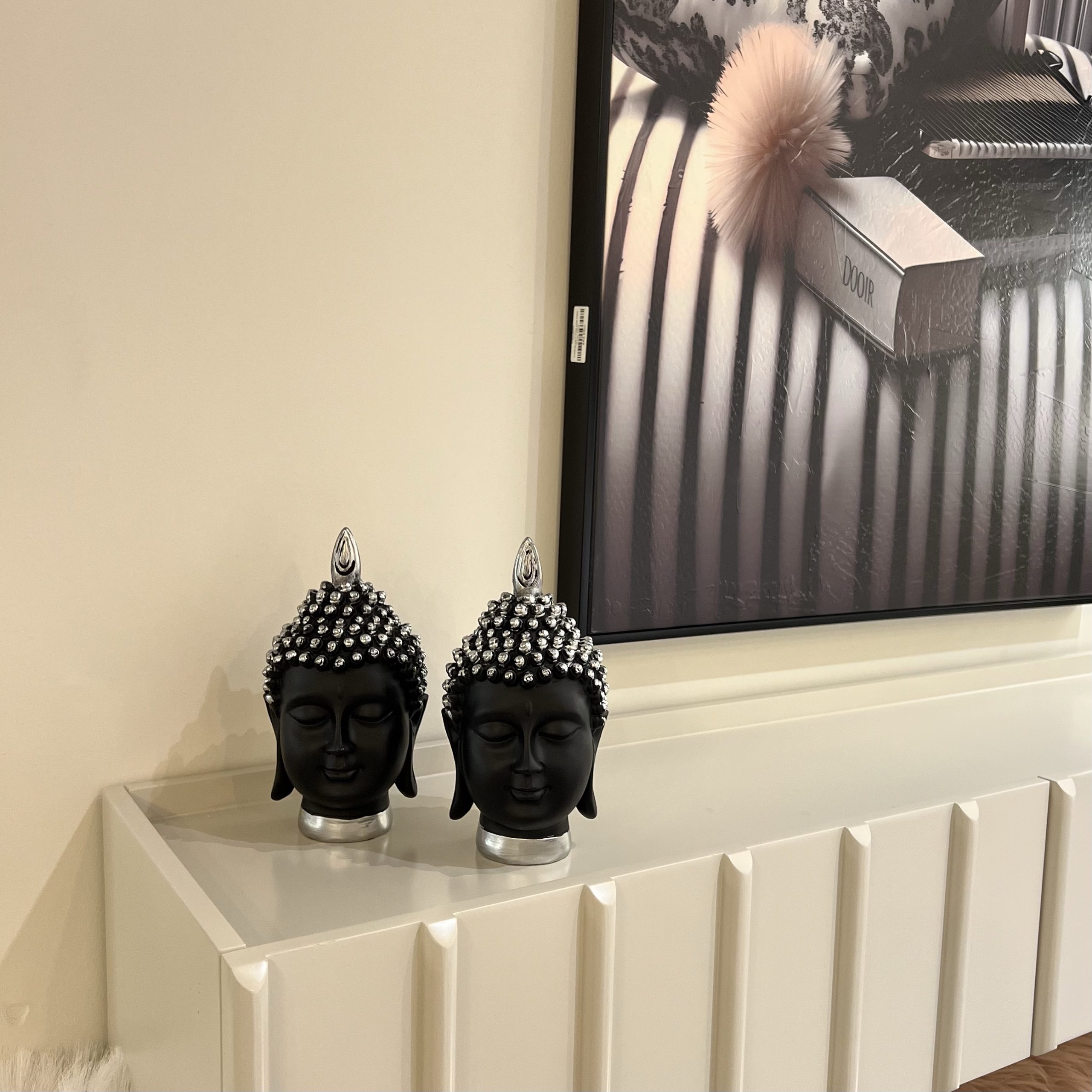 פסל ראש בודהה שחור פסל ראש בודהה שחור