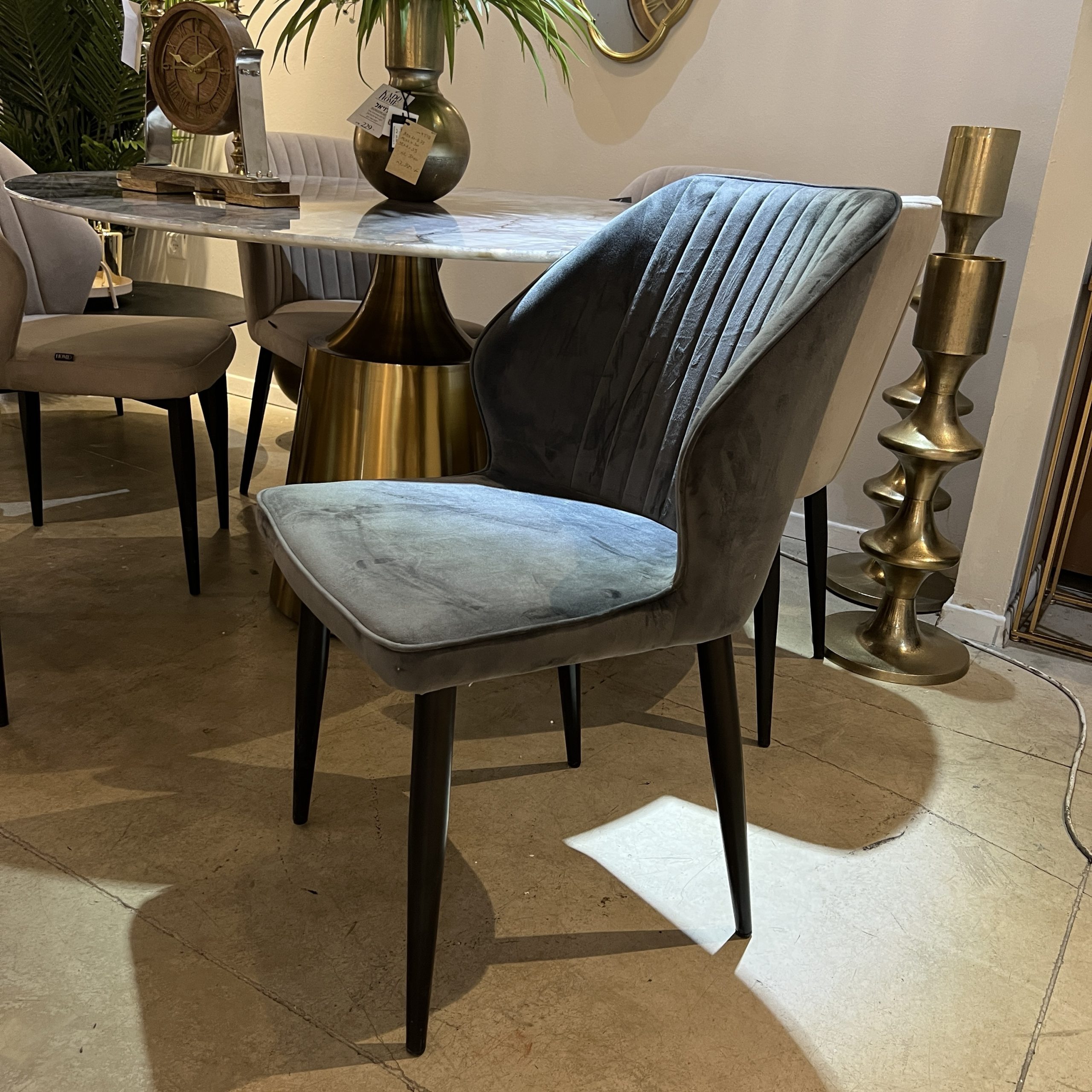 כיסא קטיפה דגם 7031 כיסא קטיפה דגם 7031