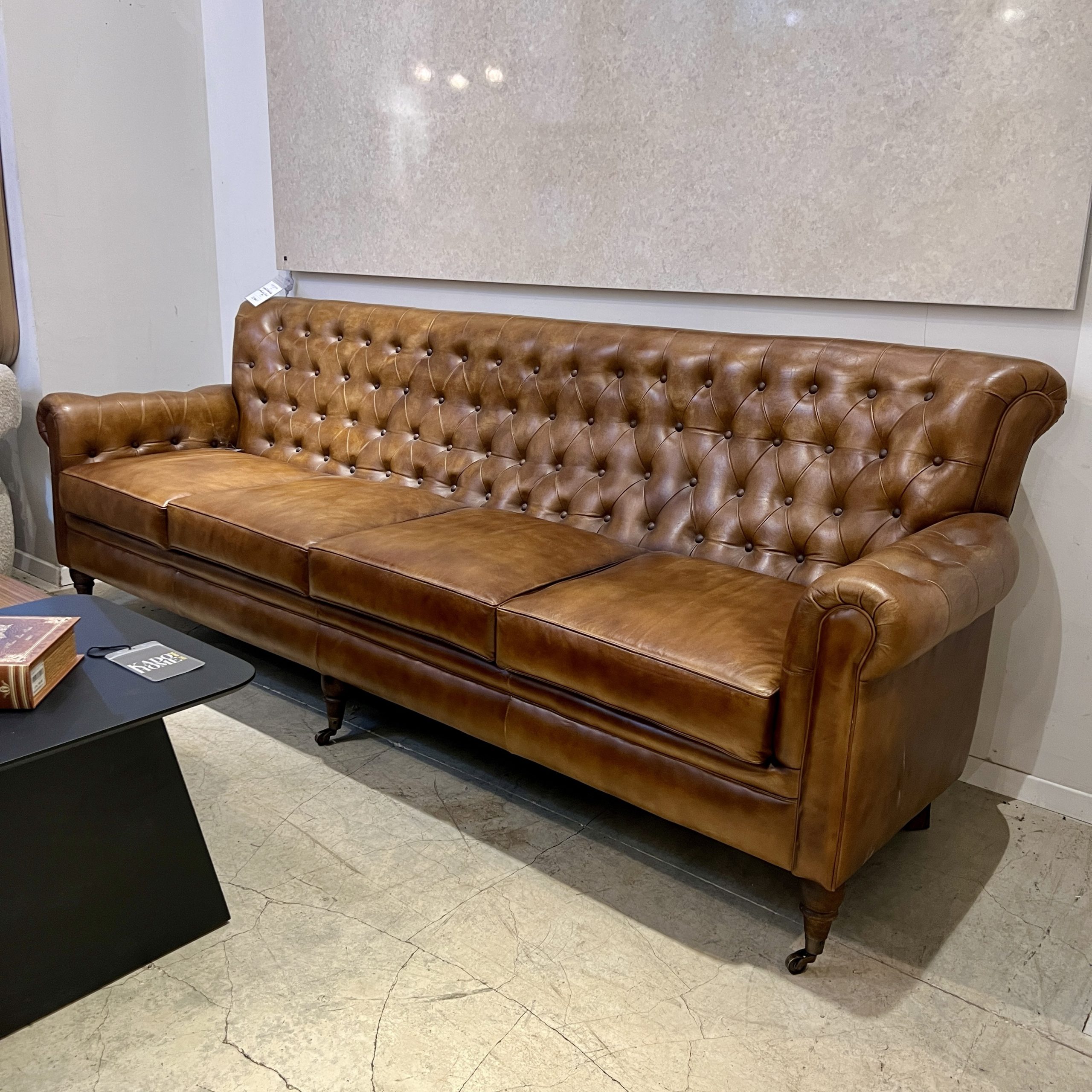 ספת עור יוקרתית קפיטונז חום דגם אשוק