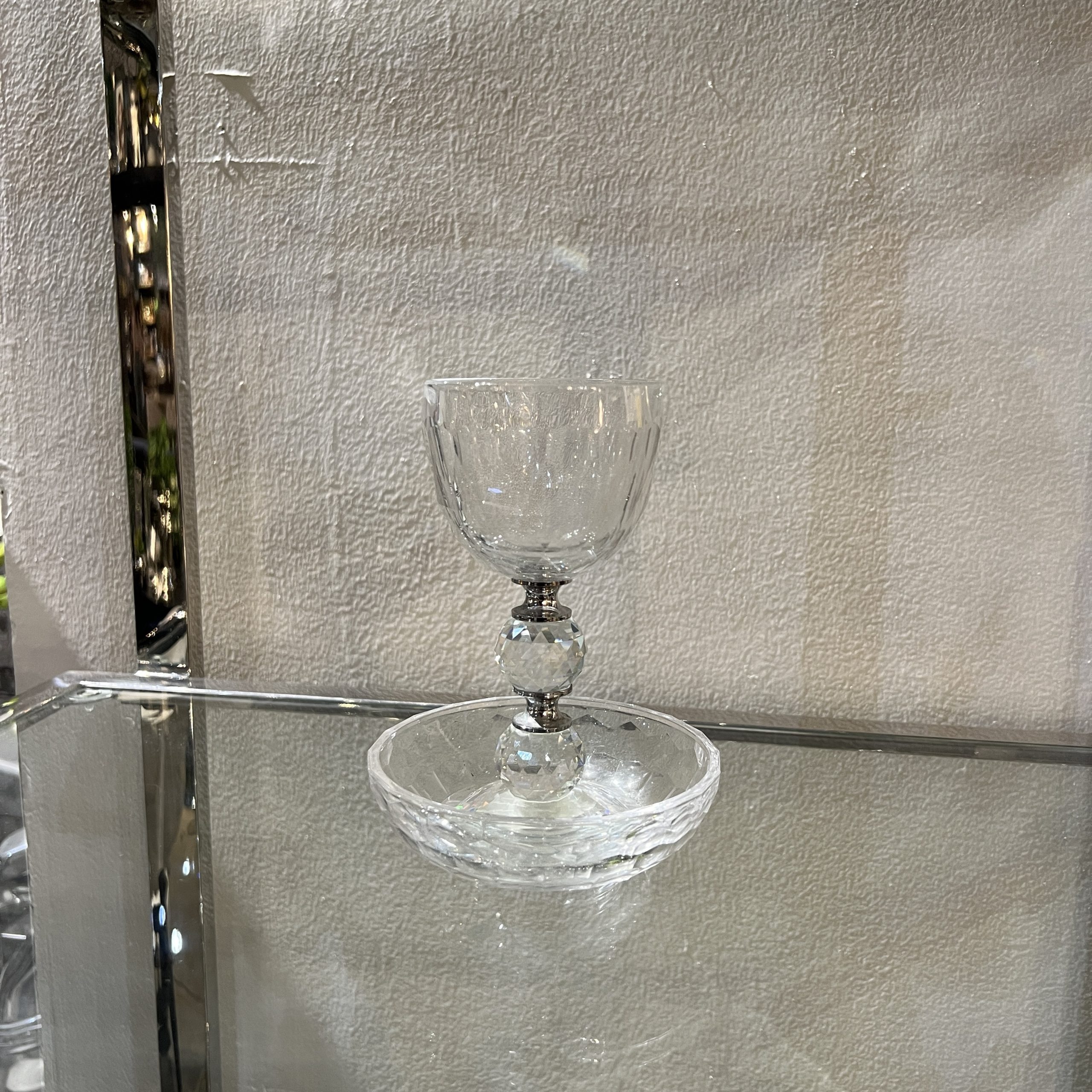 גביע קידוש ותחתית קריסטל שקוף גביע קידוש ותחתית קריסטל שקוף