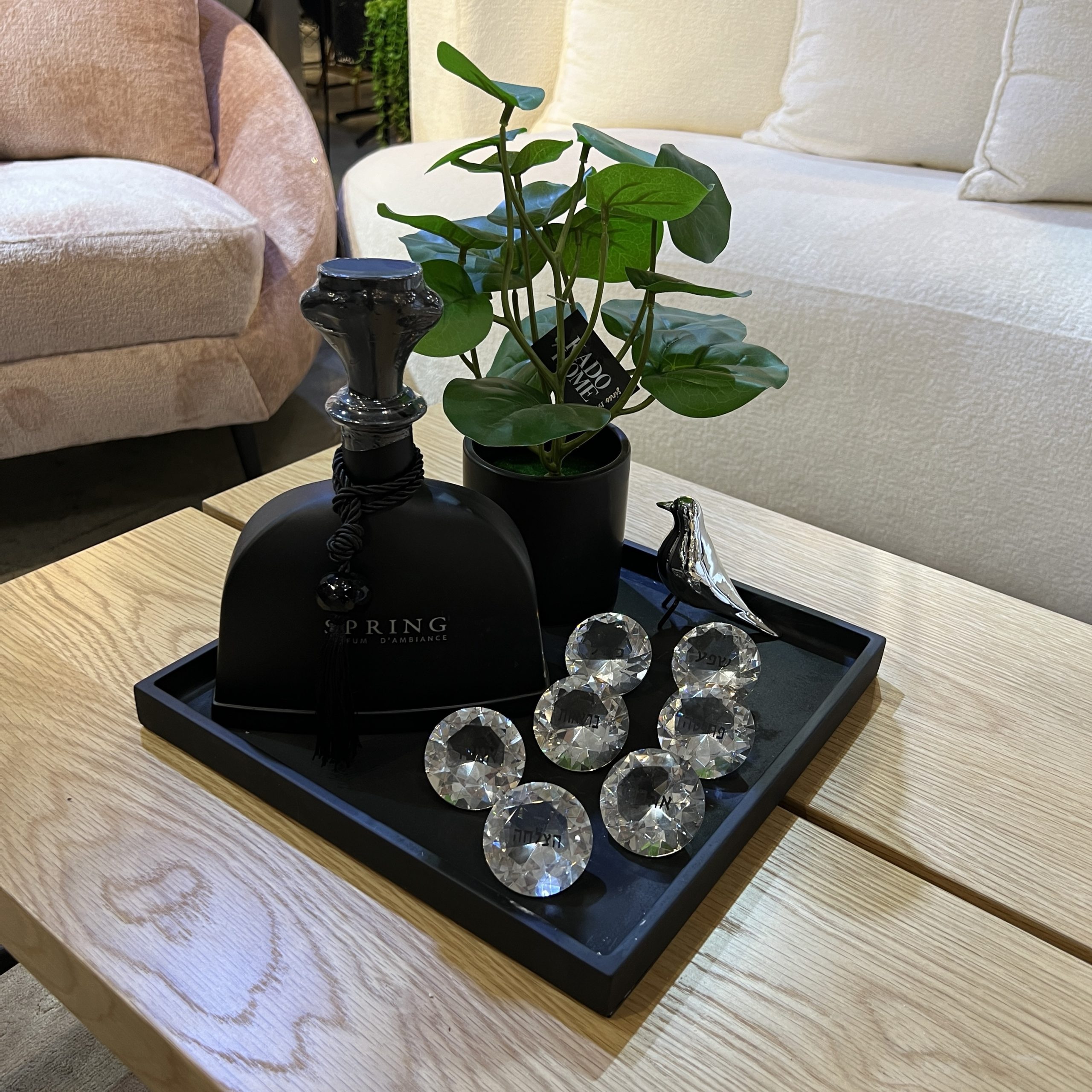 אבן קריסטל כיתוב קטן דגם איקו אבן קריסטל כיתוב קטן דגם איקו