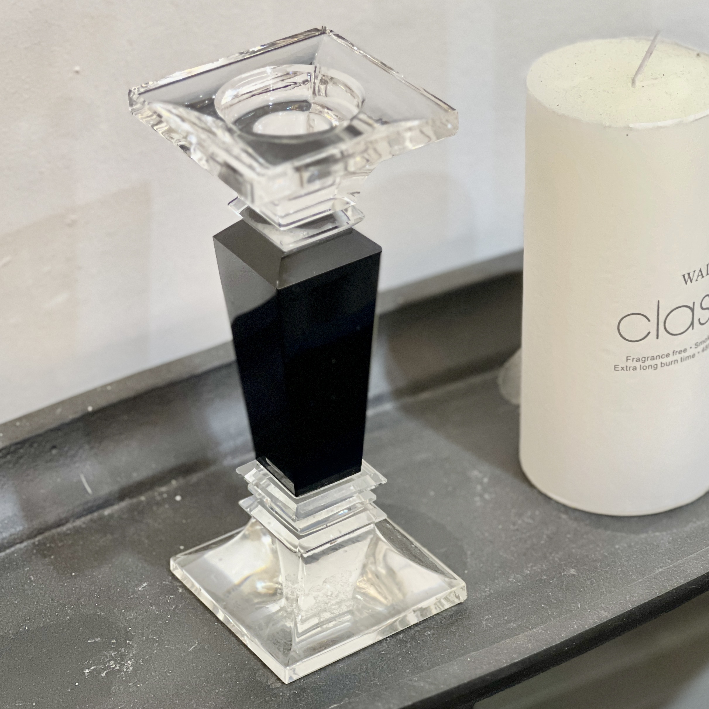 פמוט זכוכית קריסטל שקוף ושחור פמוט זכוכית קריסטל שקוף ושחור