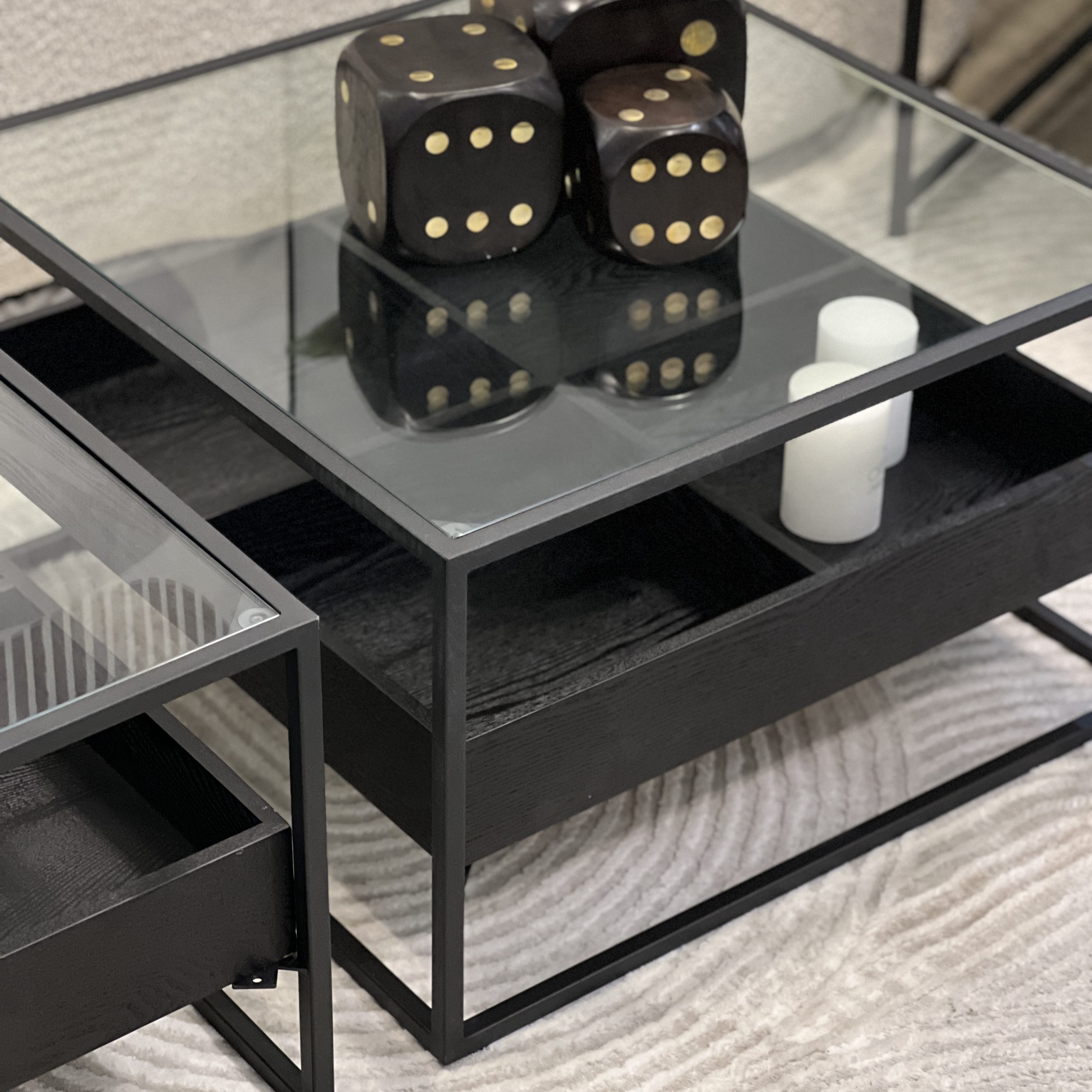 שולחן סלון דגם אלמוג מרובע שחור שולחן סלון דגם אלמוג מרובע שחור