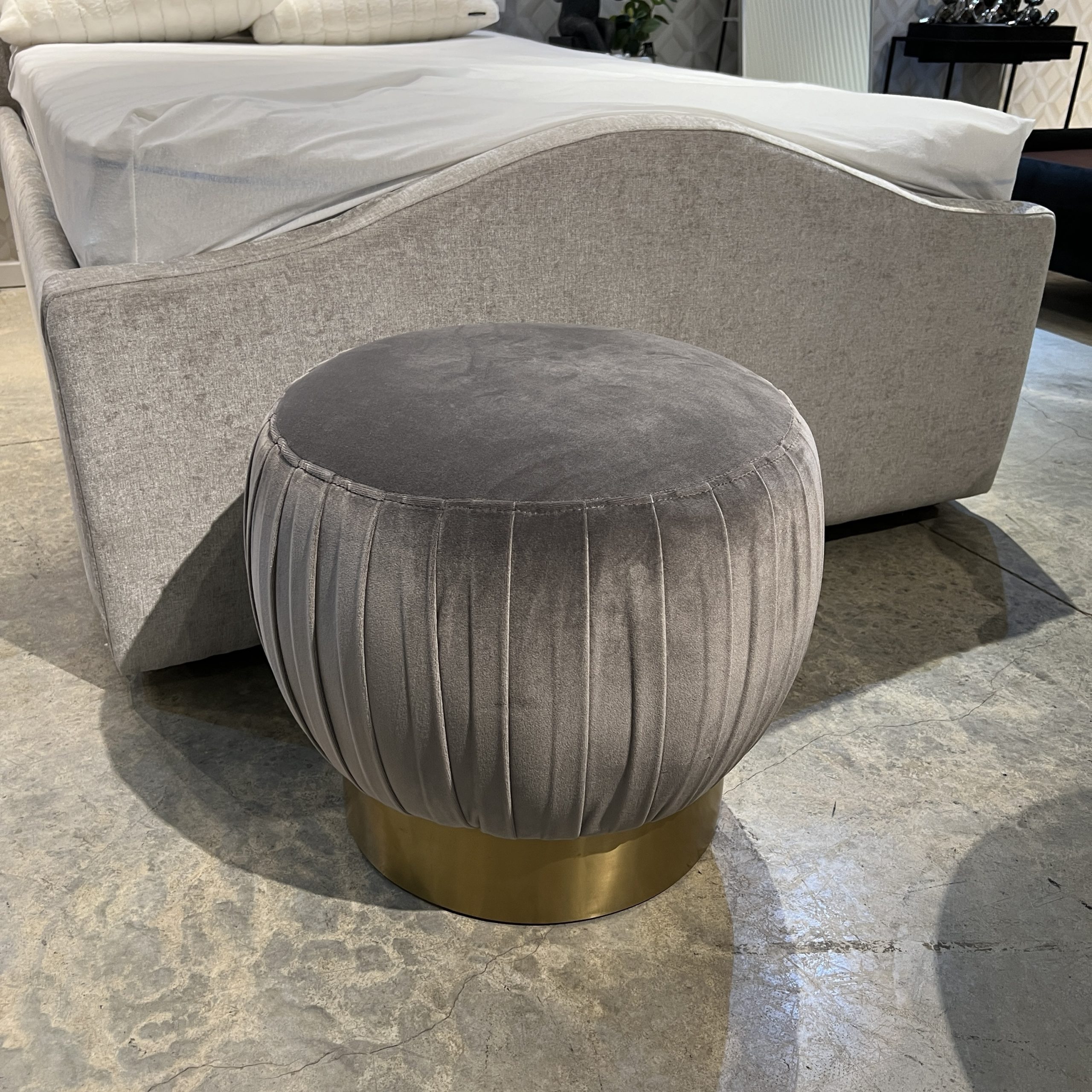 הדום אפור פס זהב מוברש