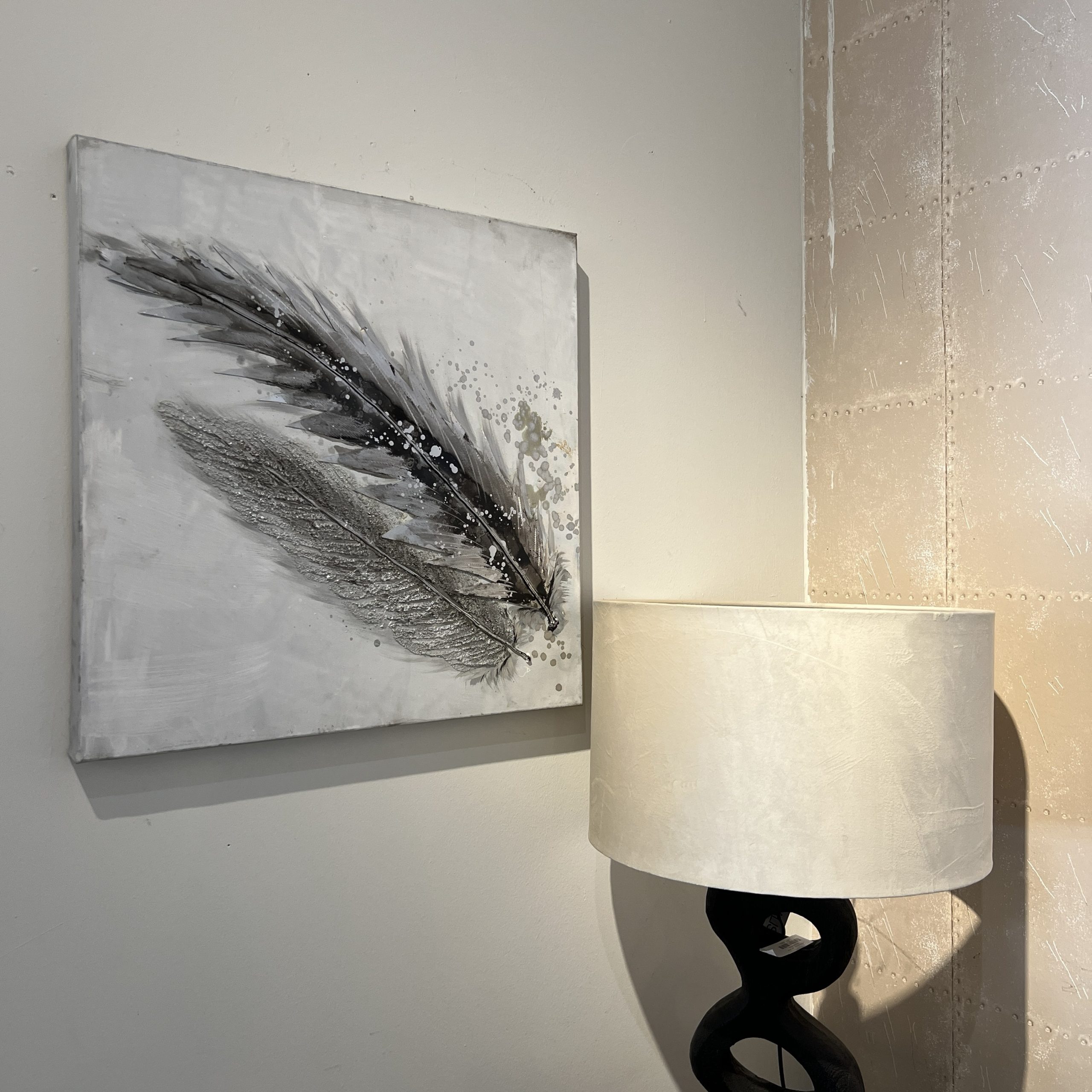 תמונה עבודת יד קנבס נוצות שחור וכסף דגם איקו תמונה עבודת יד קנבס נוצות שחור וכסף דגם איקו