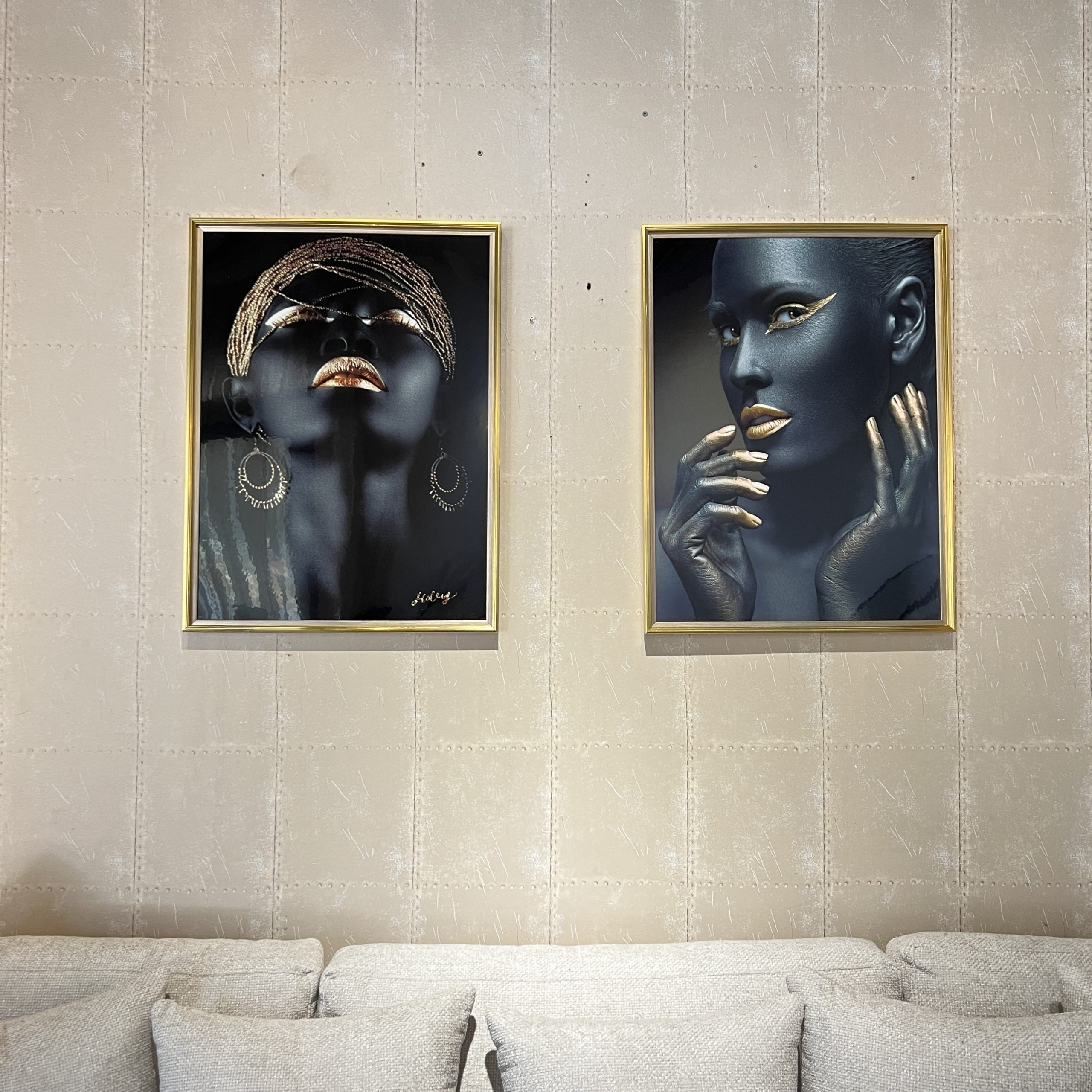 תמונה אישה שחור זהב מבריקה מסגרת זהב דגם איקו תמונה אישה שחור זהב מבריקה מסגרת זהב דגם איקו