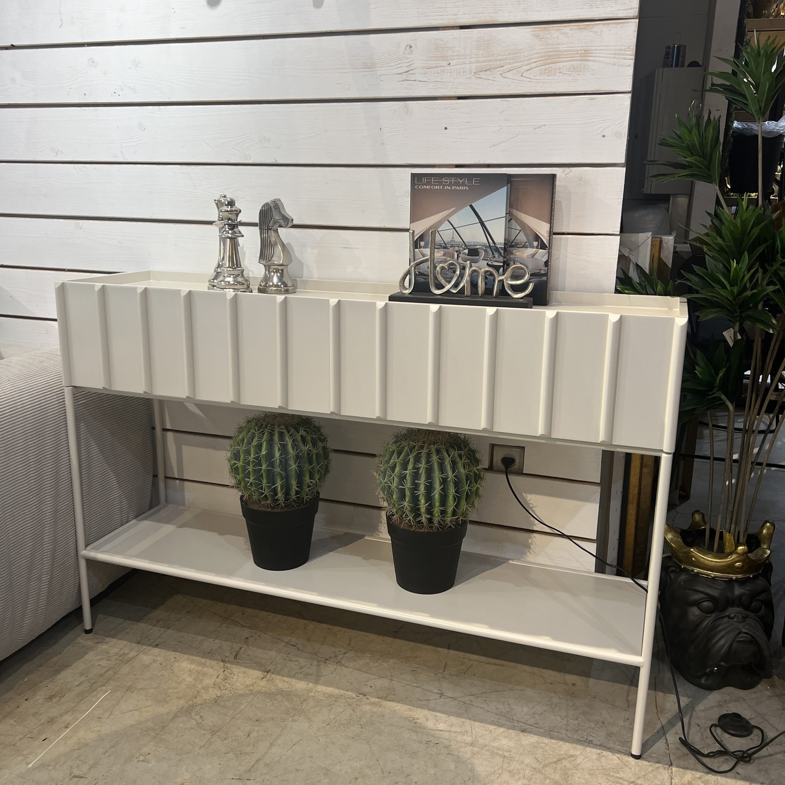 קונסולה פסים דגם אורבן קונסולה פסים דגם אורבן