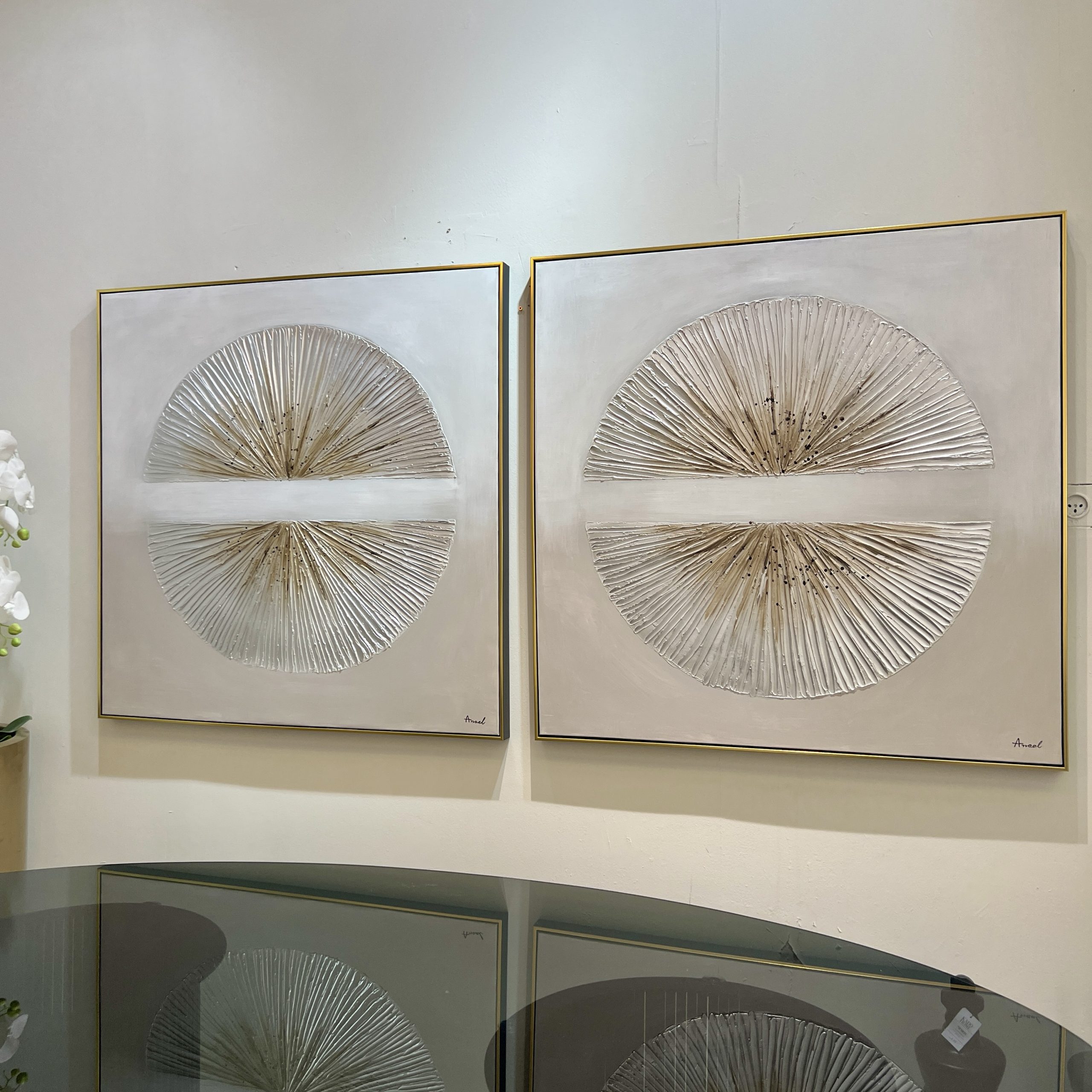 תמונה אנאל רקע אבן חצי שמש זהב עבודת יד מסגרת זהב תמונה אנאל רקע אבן חצי שמש זהב עבודת יד מסגרת זהב