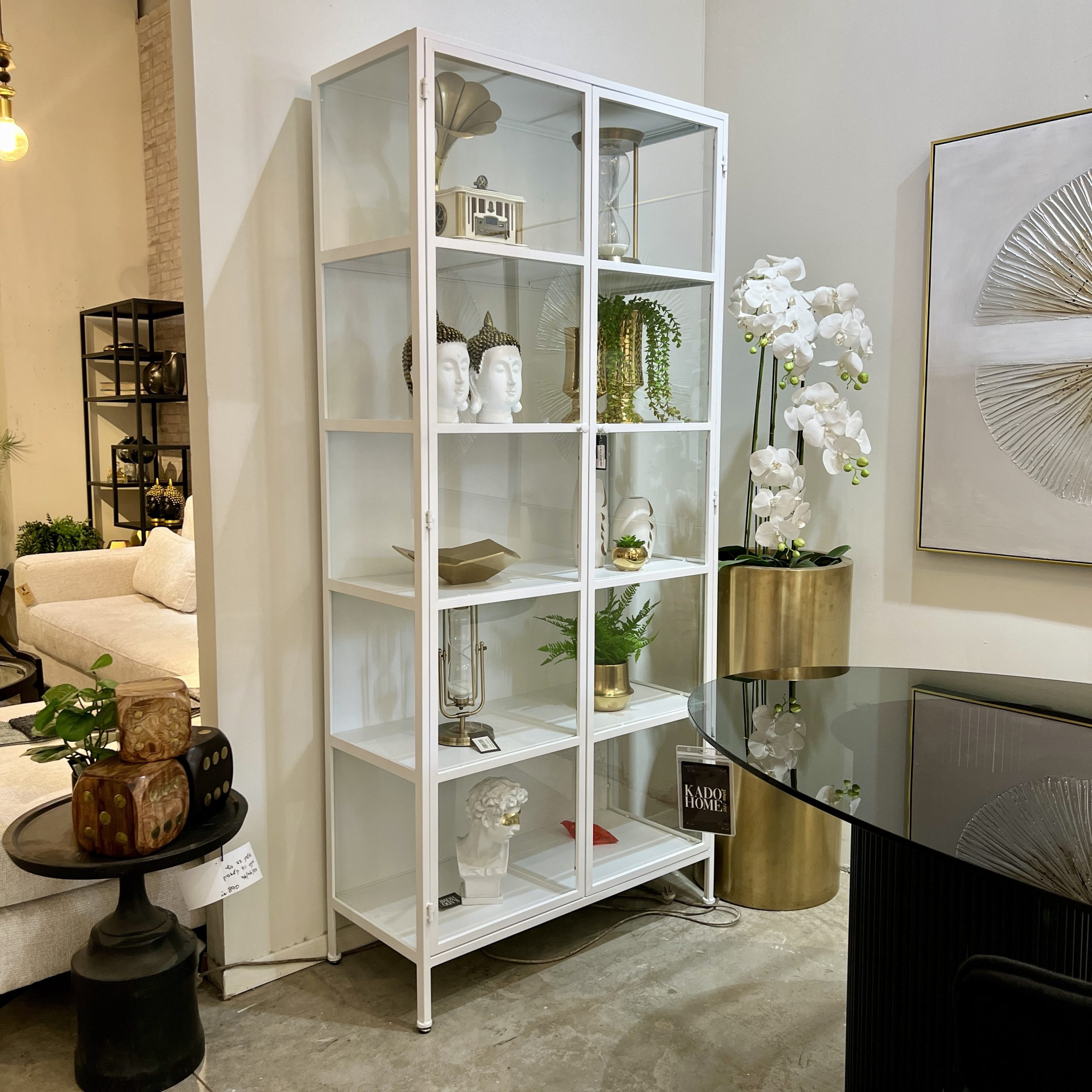 ויטרינה מתכת פרזול לבן דגם גולי ויטרינה מתכת פרזול לבן דגם גולי