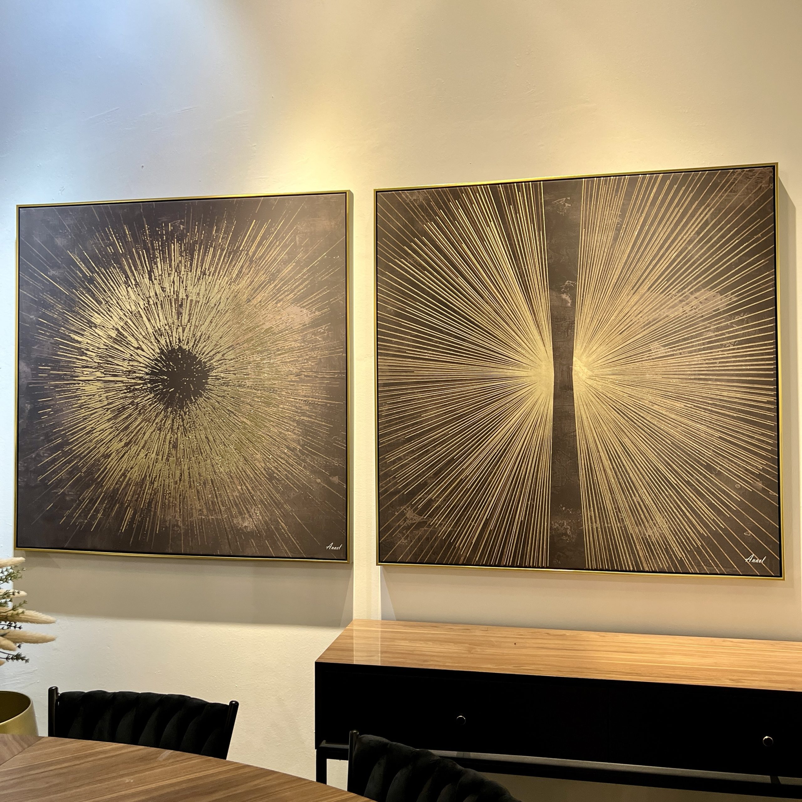 תמונה אנאל שמן רקע שחור וזהב עבודת יד בשילוב מסגרת