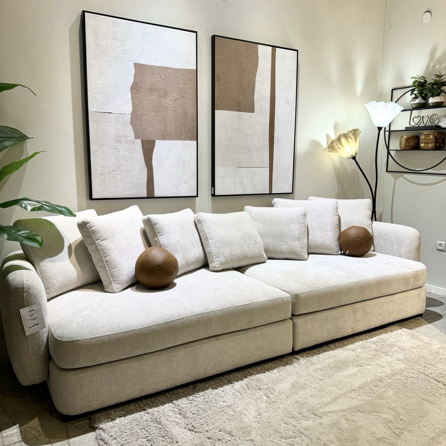 ספה מעוצבת דגם גוצ׳ה ספה מעוצבת דגם גוצ׳ה