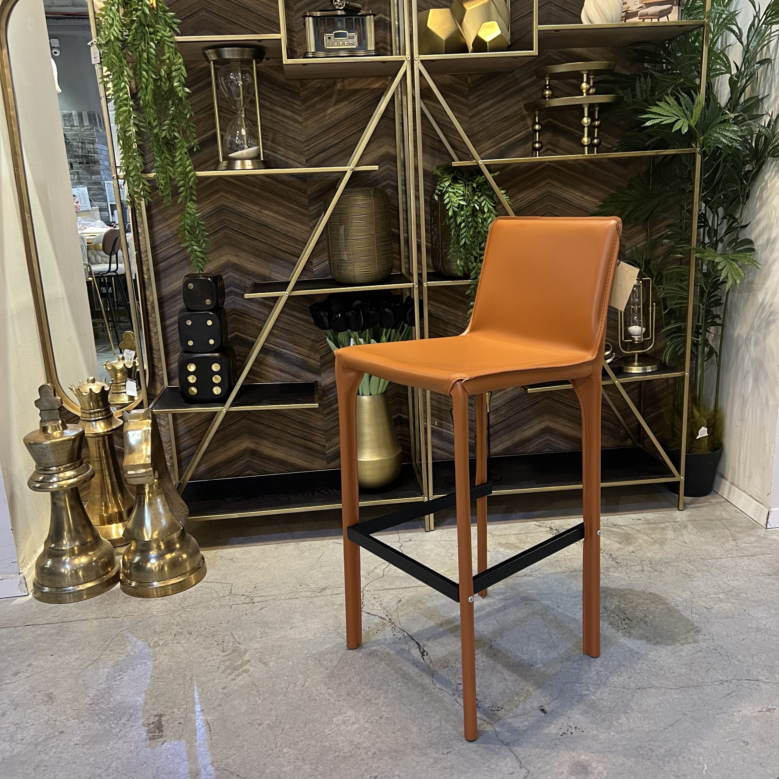 כיסא בר ויוינו יוקרתי דמוי עור חום דגם סינדי כיסא בר ויוינו יוקרתי דמוי עור חום דגם סינדי