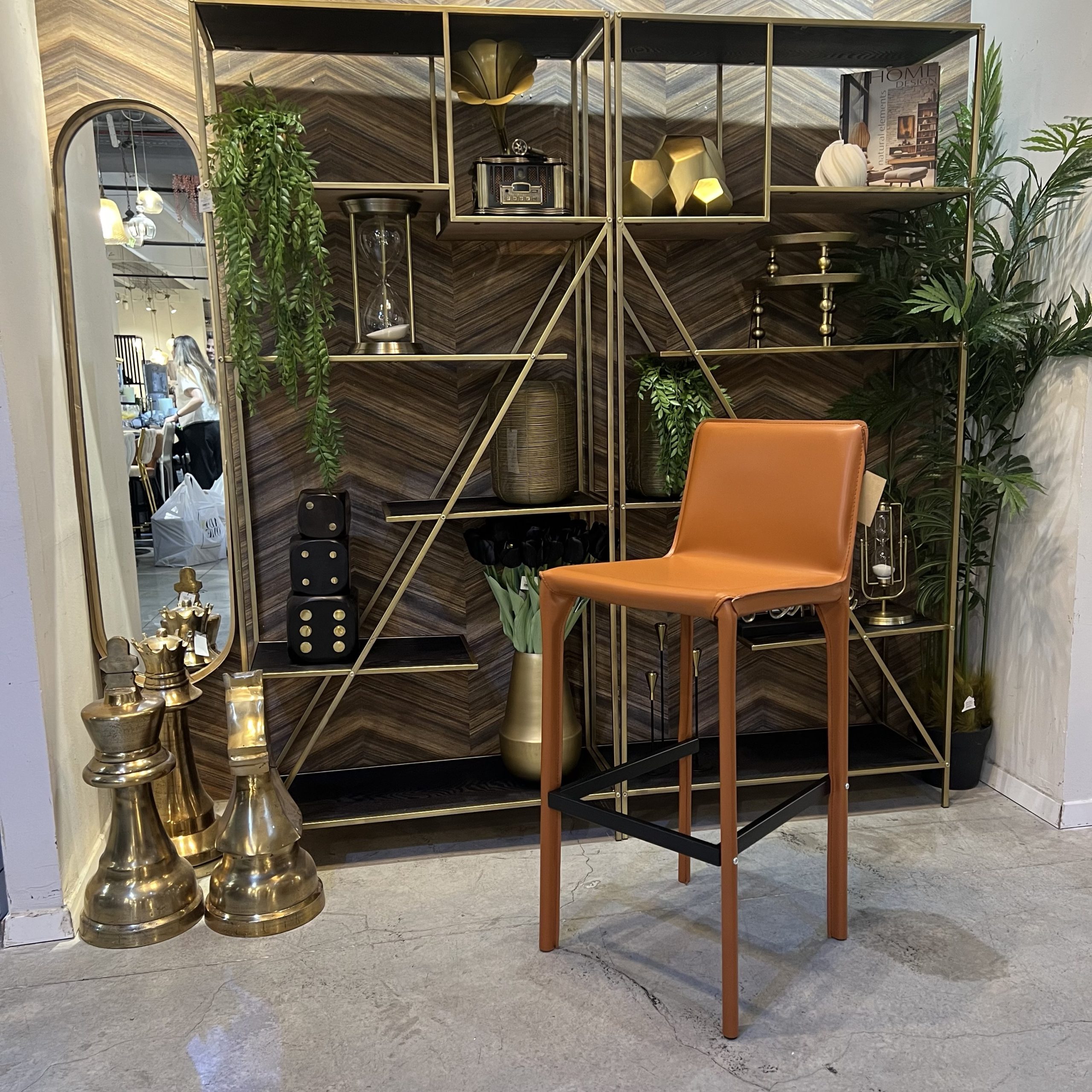 כיסא בר ויוינו יוקרתי דמוי עור חום דגם סינדי כיסא בר ויוינו יוקרתי דמוי עור חום דגם סינדי