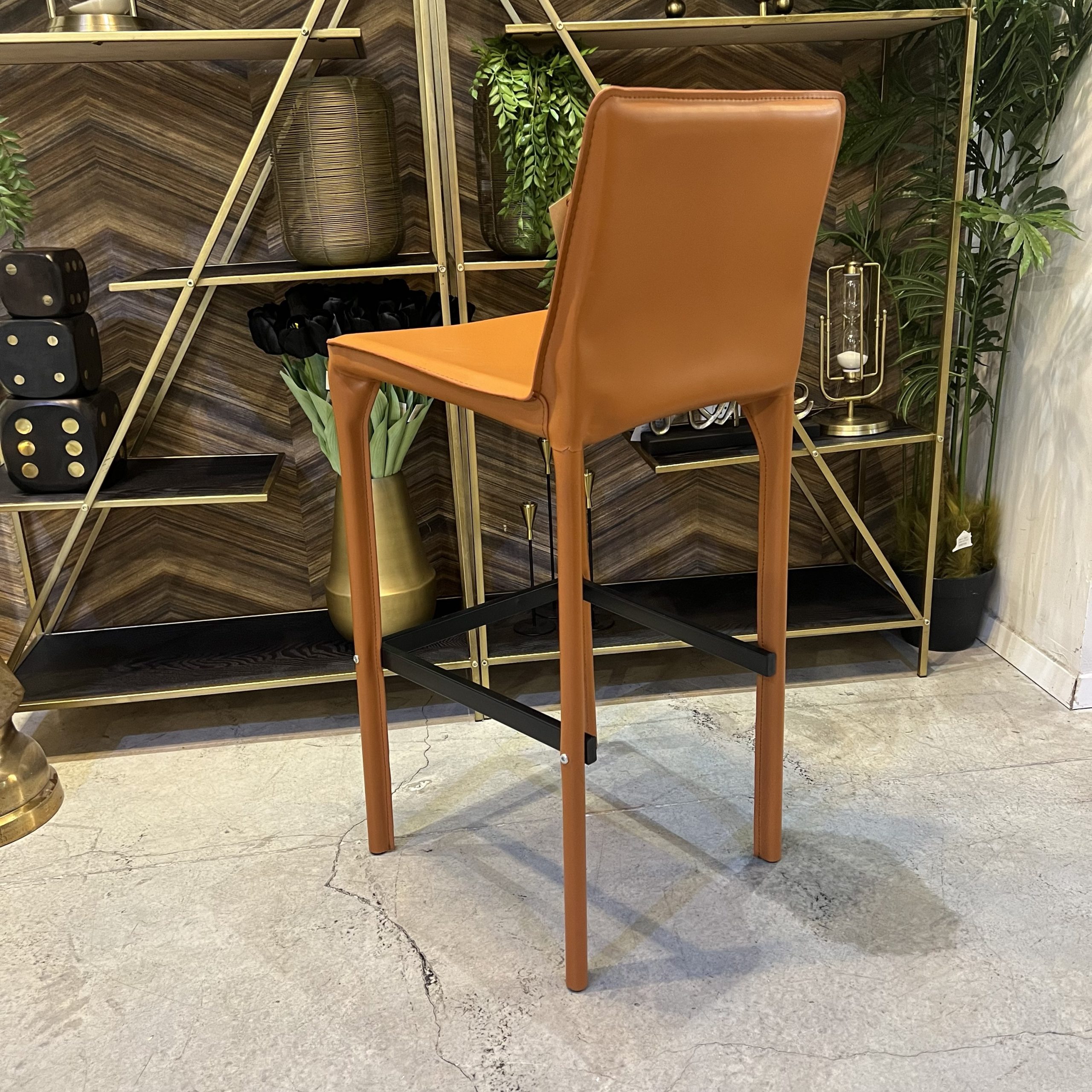 כיסא בר ויוינו יוקרתי דמוי עור חום דגם סינדי כיסא בר ויוינו יוקרתי דמוי עור חום דגם סינדי