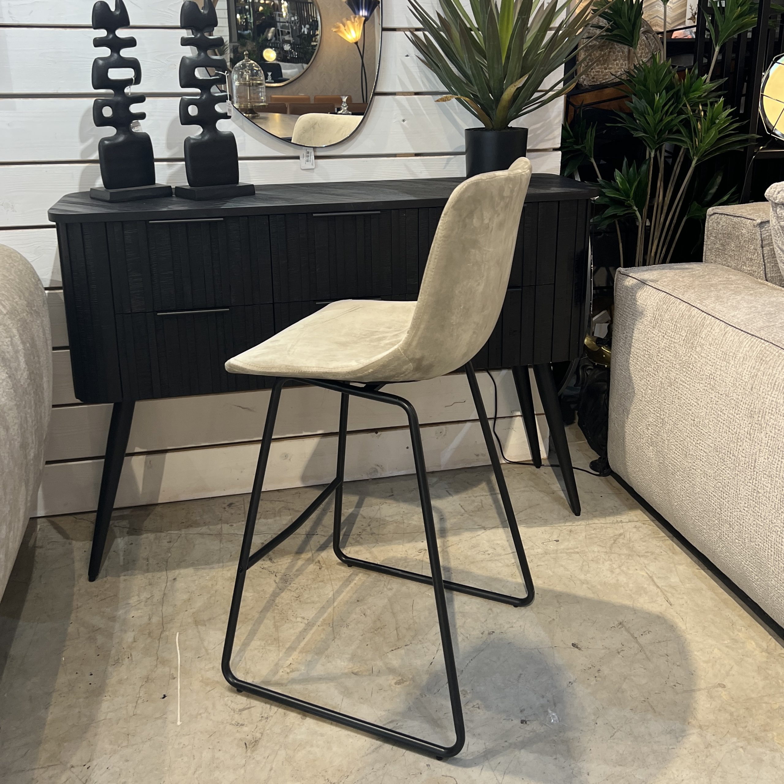 כיסא בר דגם אריזונה חלק קטיפה בז