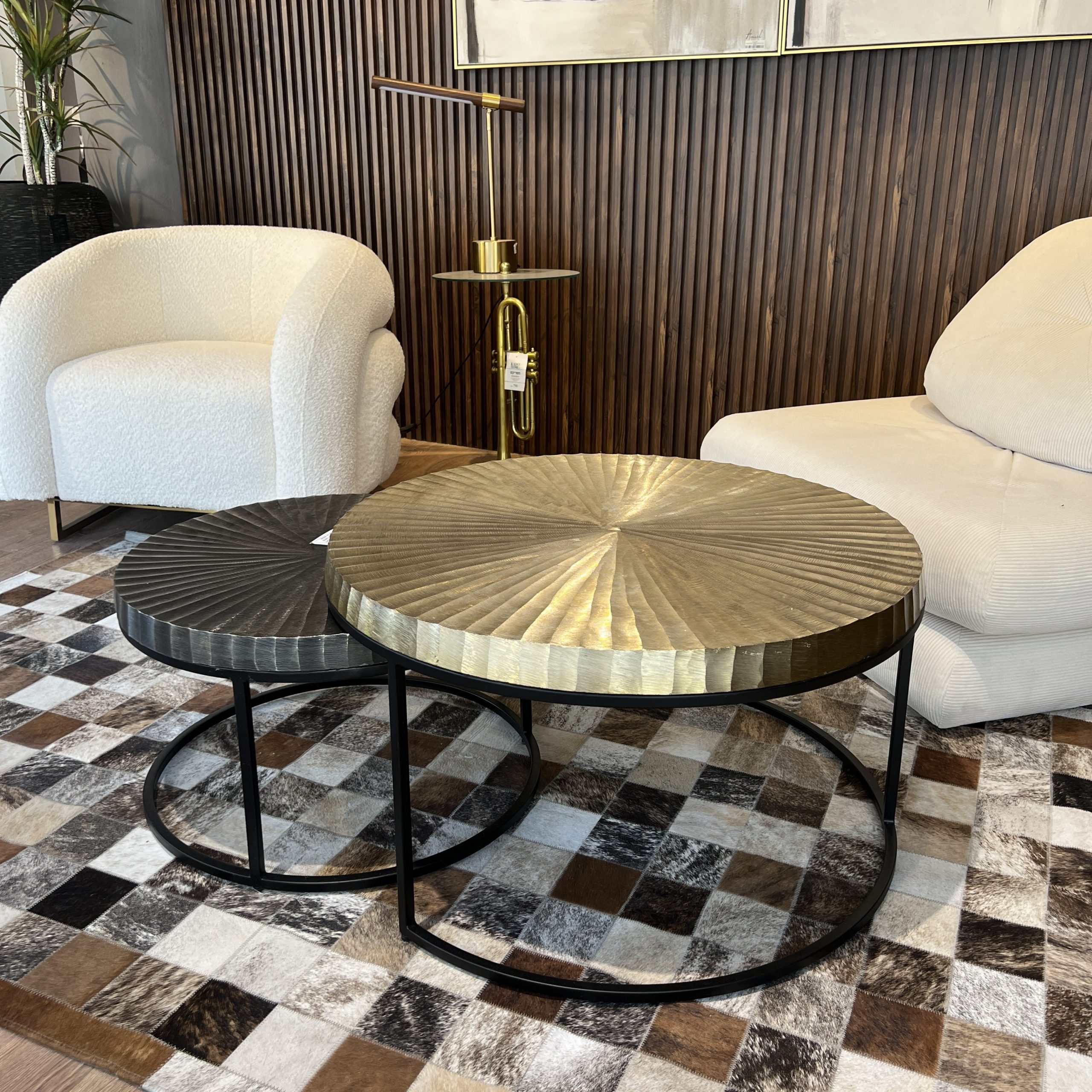 זוג שולחנות לסלון עגולים בראס דגם גולי זוג שולחנות לסלון עגולים בראס דגם גולי