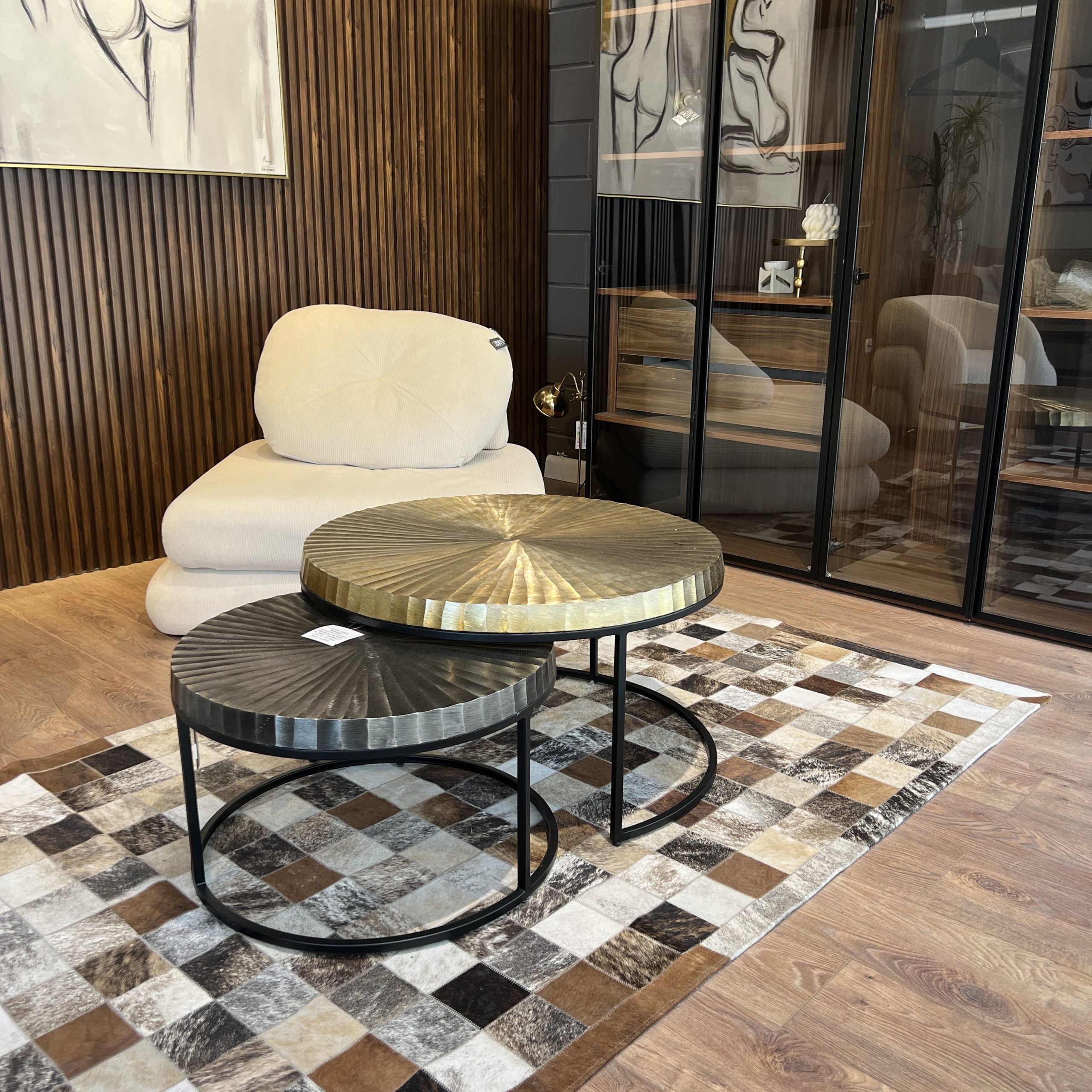 זוג שולחנות לסלון עגולים בראס דגם גולי זוג שולחנות לסלון עגולים בראס דגם גולי