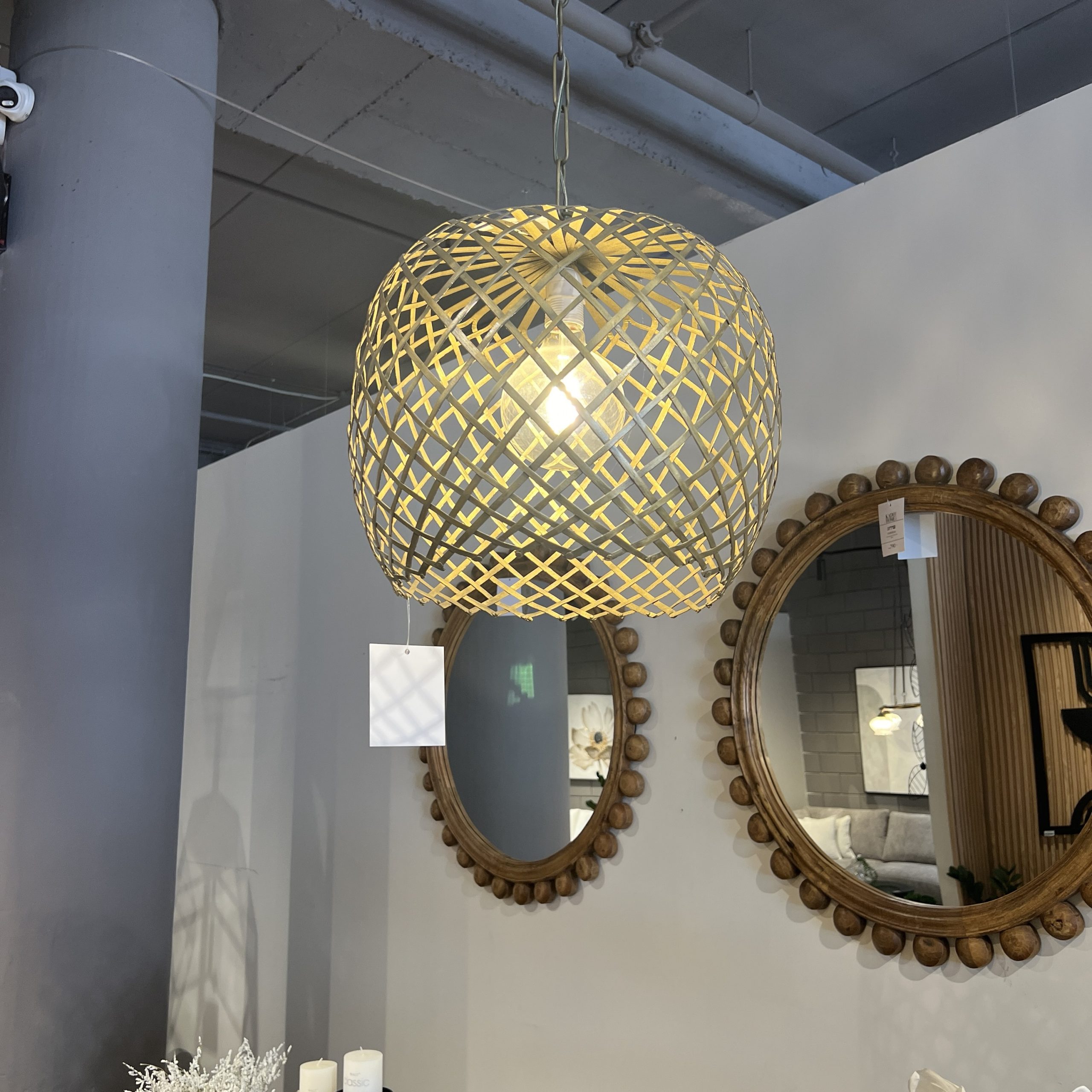 מנורה תליה דגם אמבסדור זהב מנורה תליה דגם אמבסדור זהב