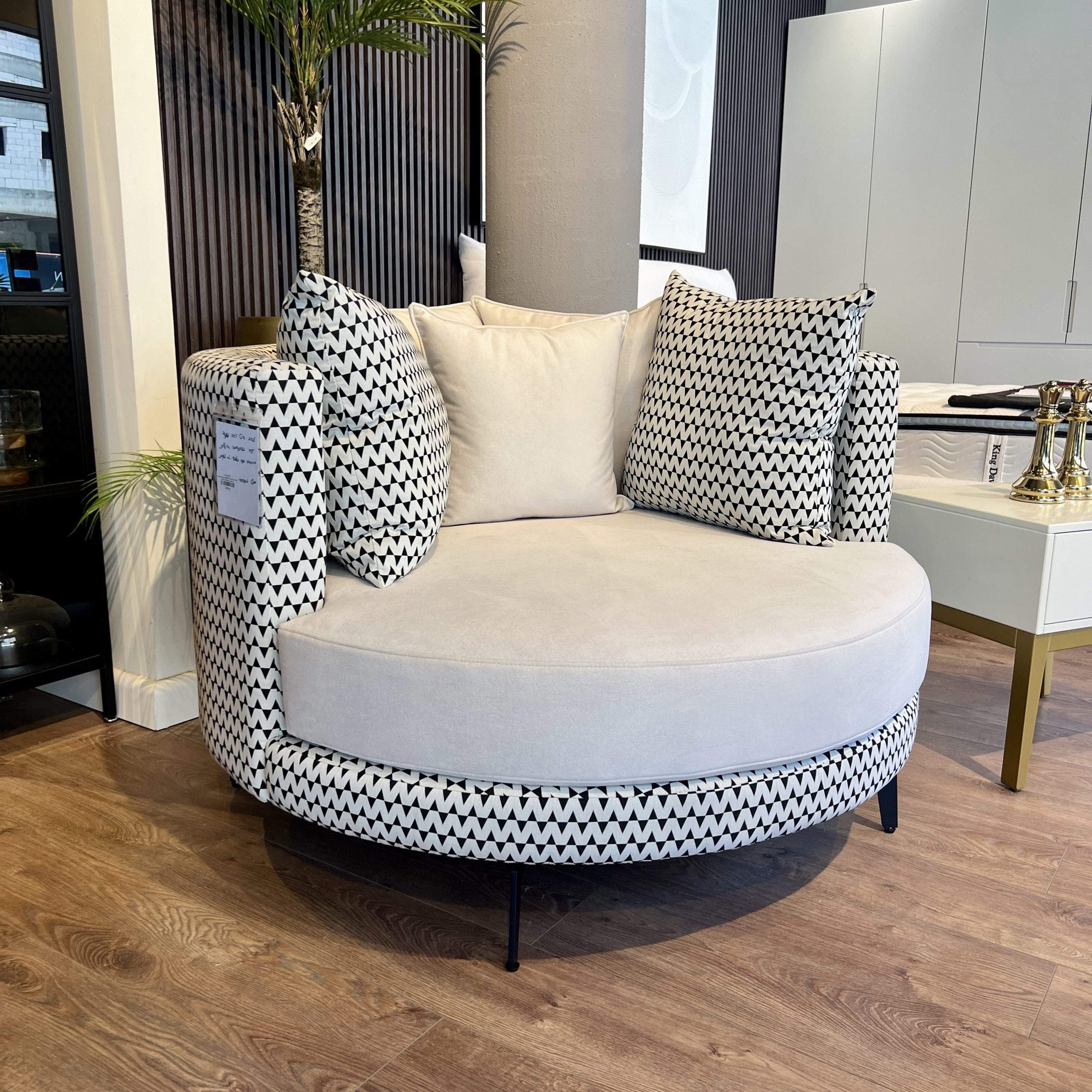 לאב סיט מעוצבת דגם פנדי לאב סיט מעוצבת דגם פנדי