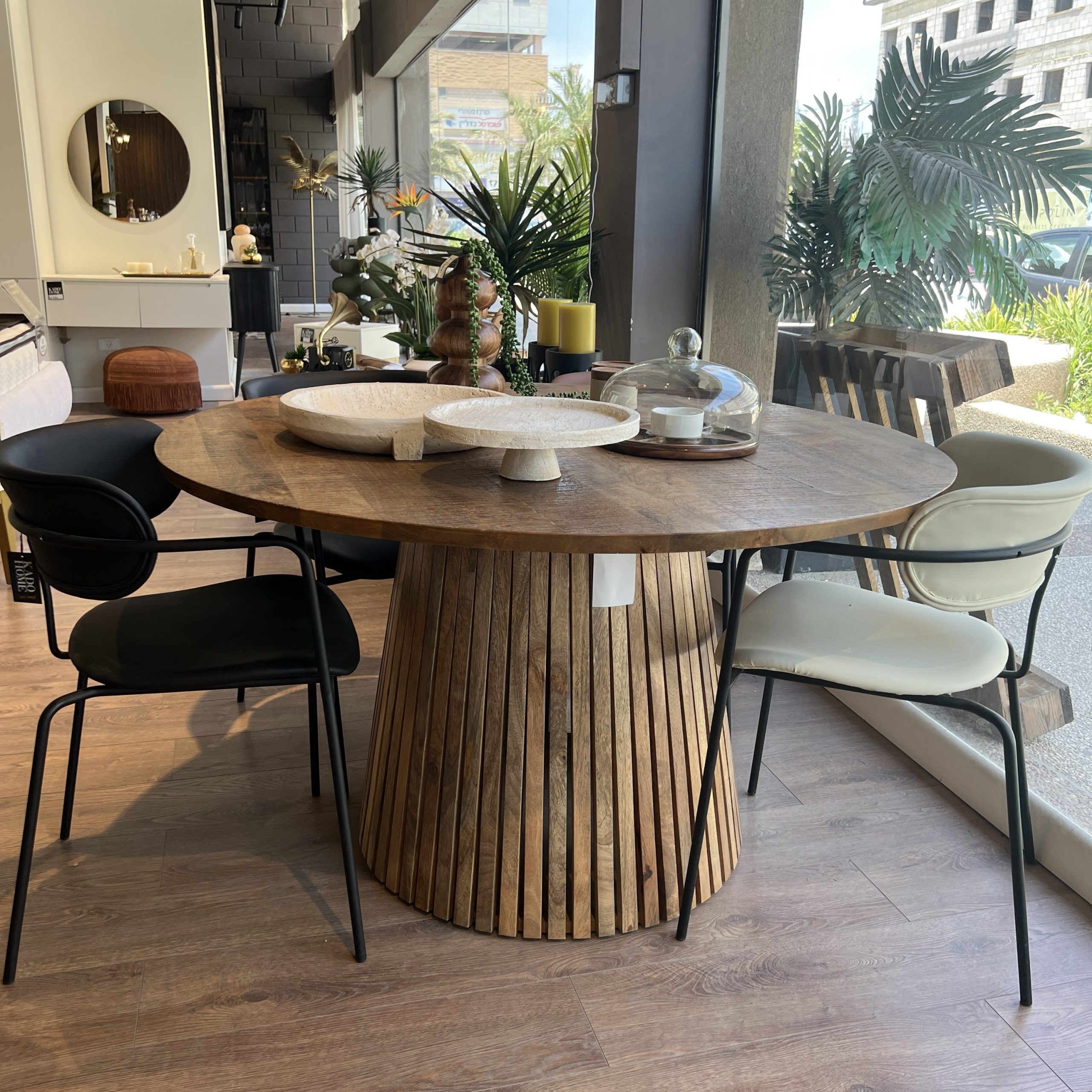 שולחן אוכל עגול עץ רגל סטריפ דגם סוניל