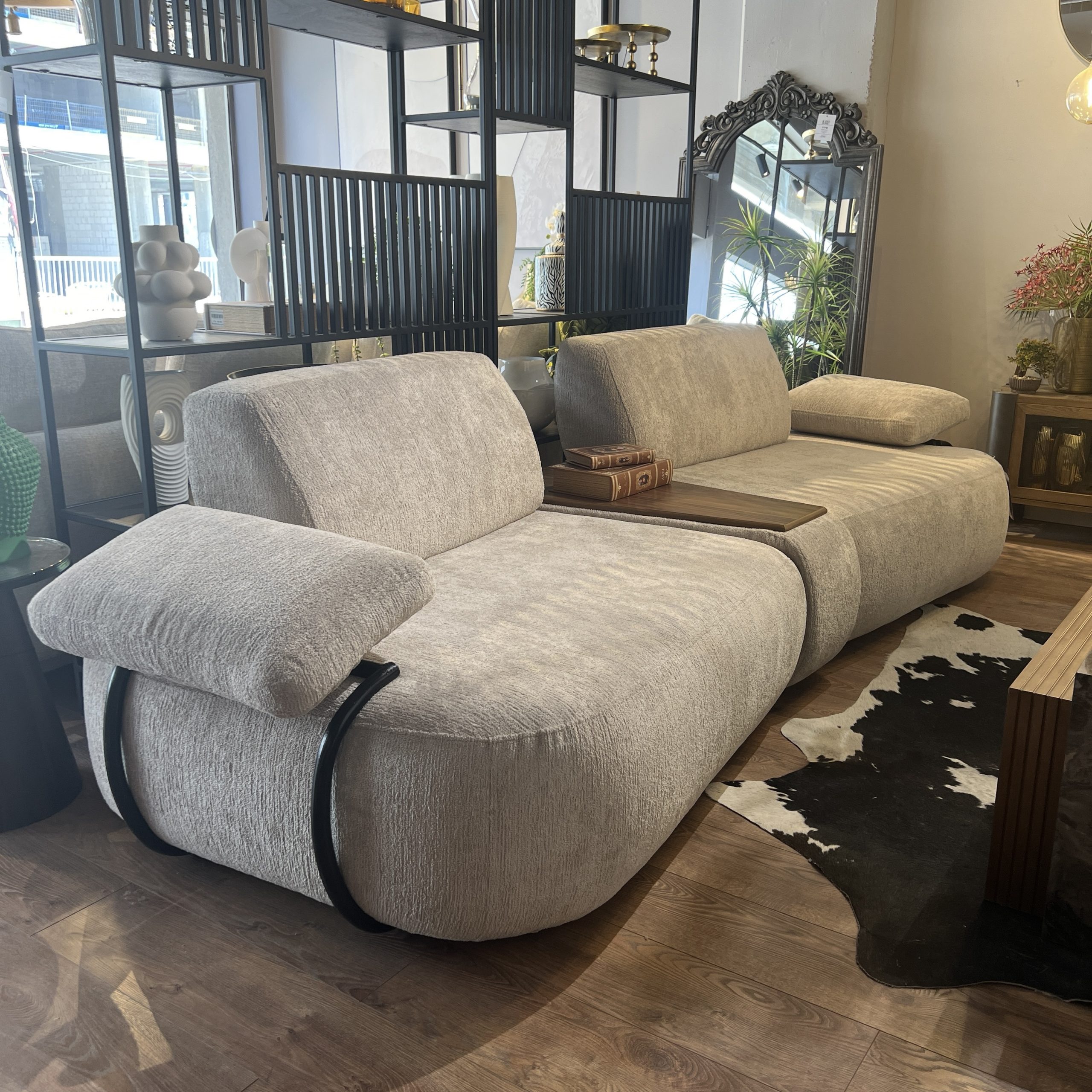 ספה מעוצבת דגם אוסקר מתצוגה