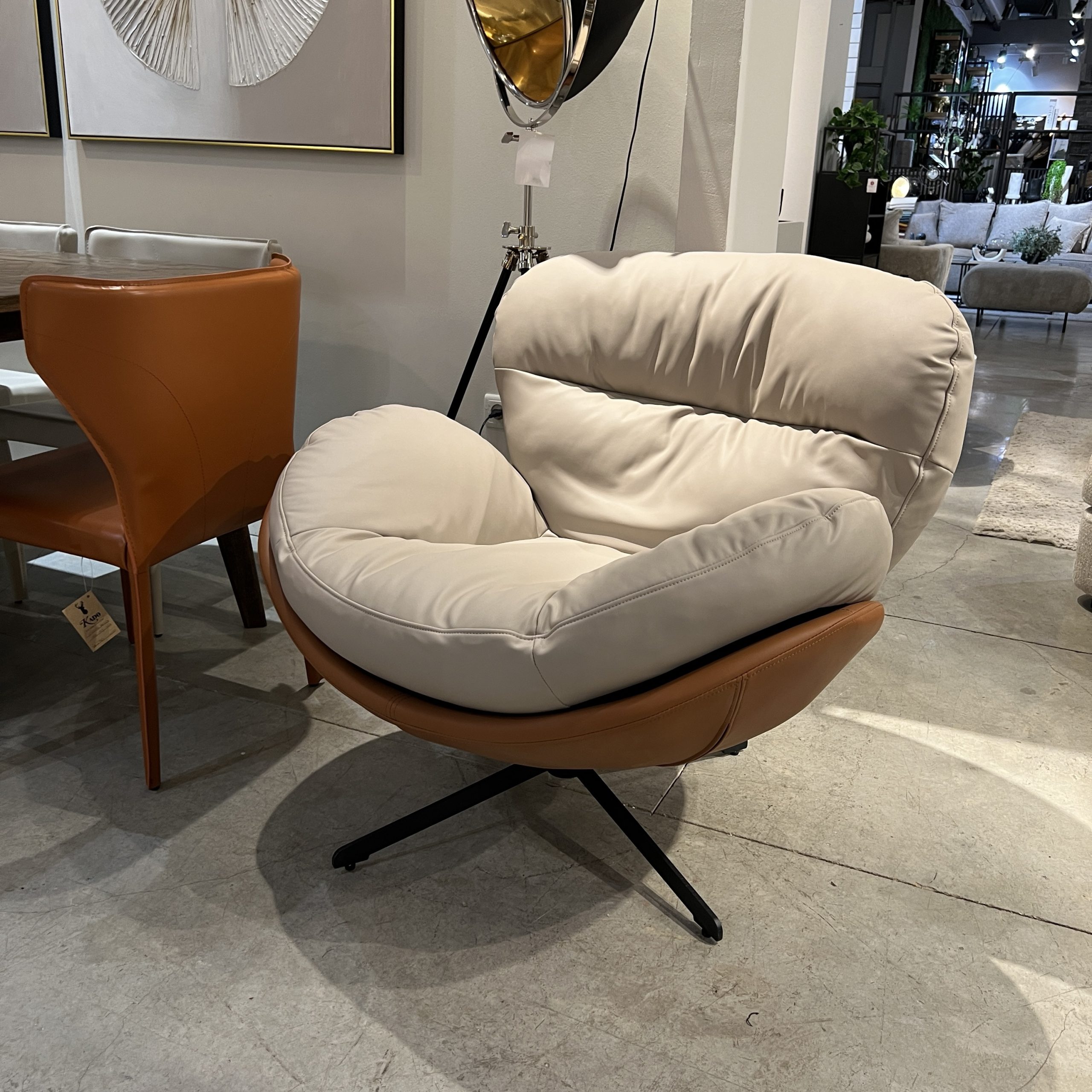 כורסא שמנת בסיס כאמל דגם אליס כורסא שמנת בסיס כאמל דגם אליס