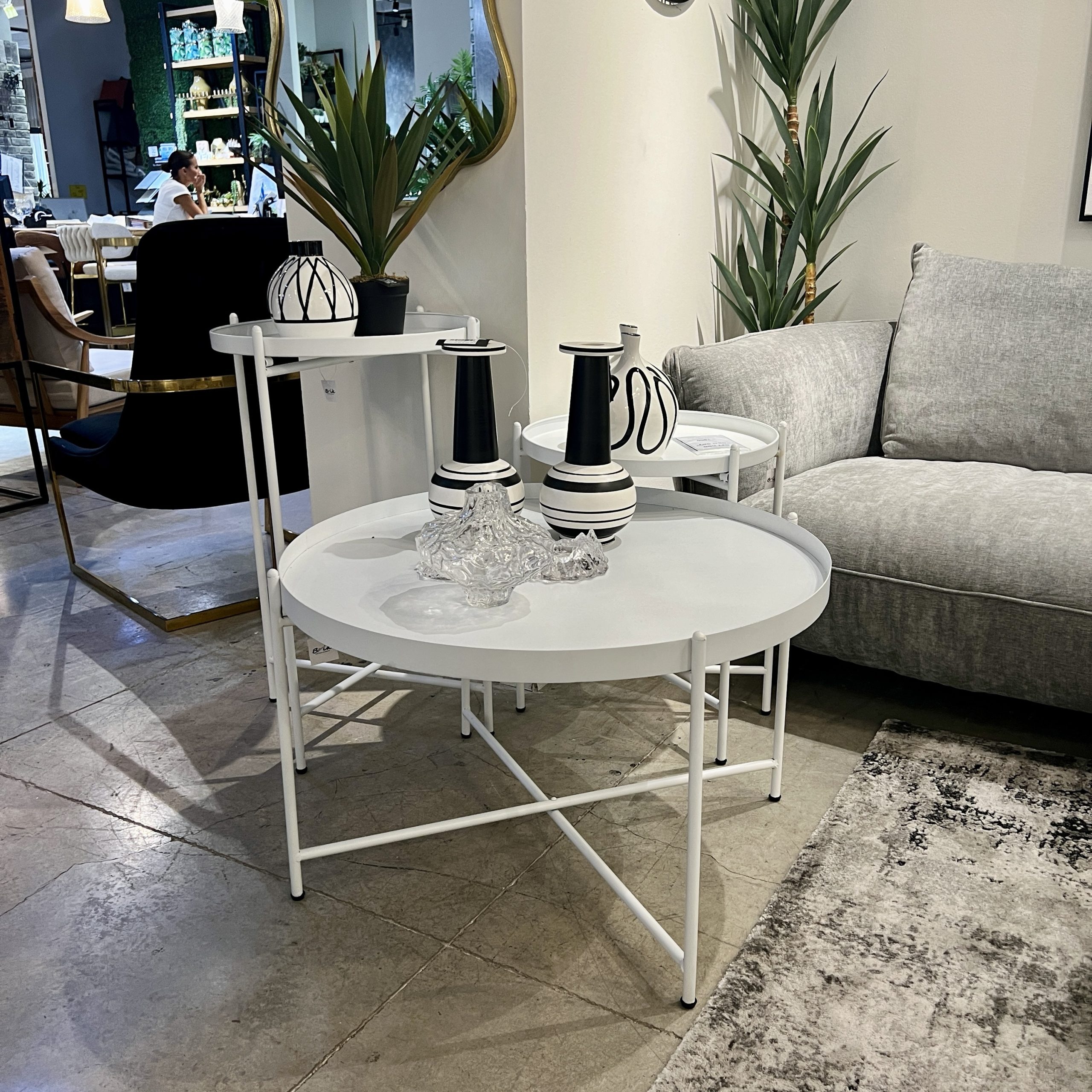 סט שולחנות לבן דגם בריק סט שולחנות לבן דגם בריק