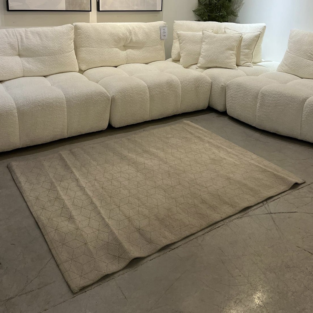 שטיח תלת מימד קוביות בז זהב דגם טאי שטיח תלת מימד קוביות בז זהב דגם טאי