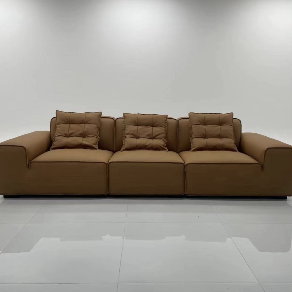 ספת עור יוקרתית כאמל קרלוס דגם סופיטל ספת עור יוקרתית כאמל קרלוס דגם סופיטל