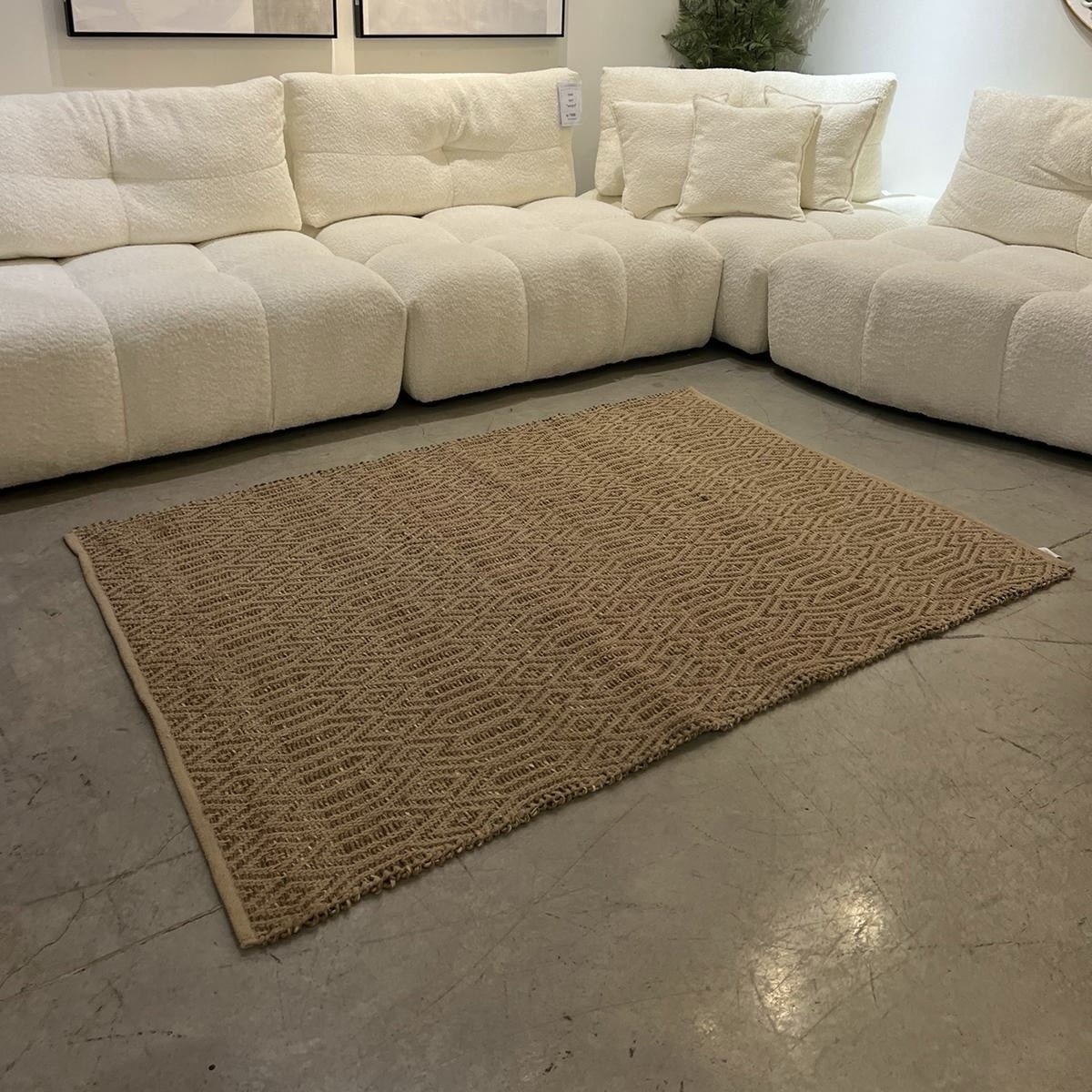 שטיח חבל טבעי אריגה גסה דגם ויפאסנה שטיח חבל טבעי אריגה גסה דגם ויפאסנה