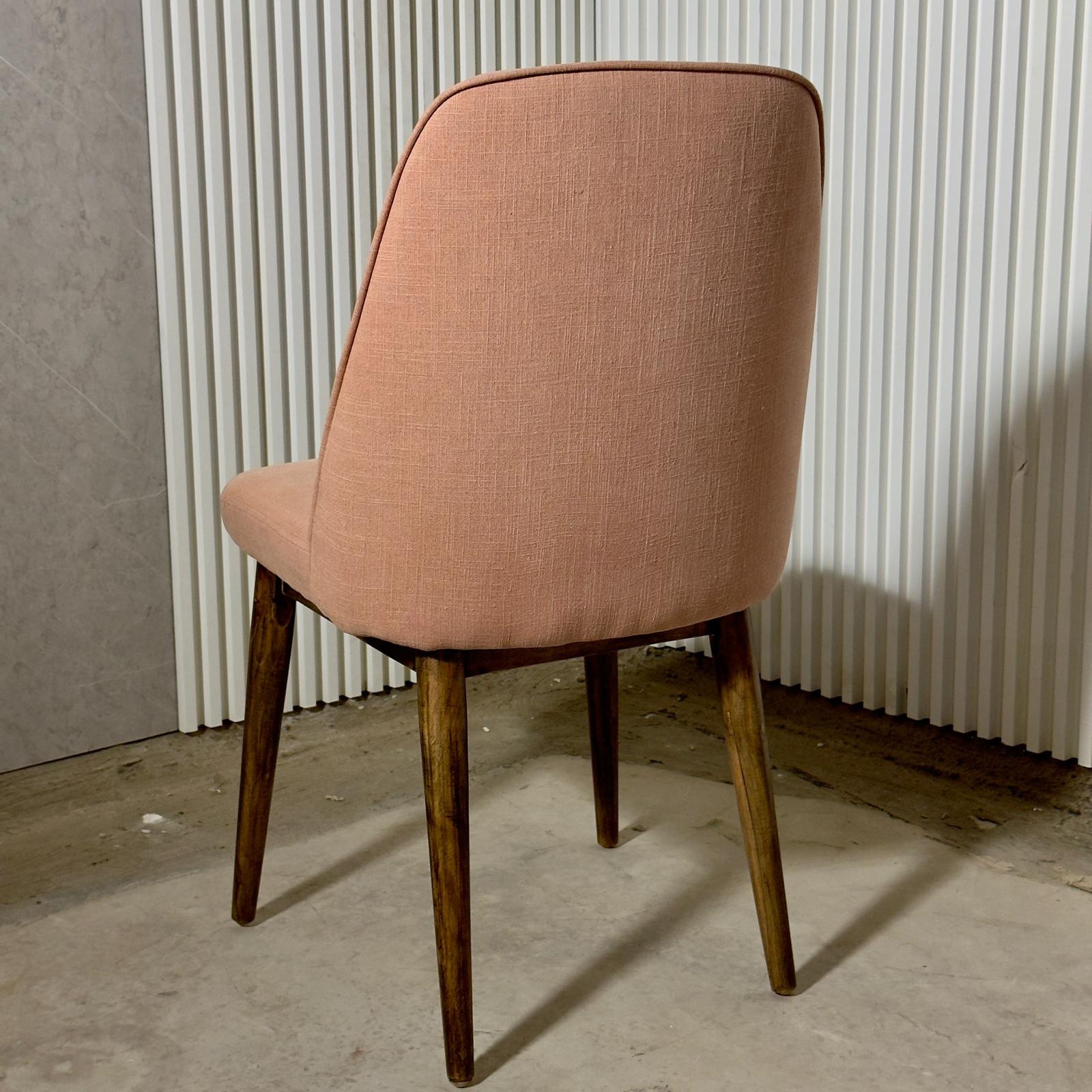 כיסא פינת אוכל מעוצב אפרסק רגלי עץ דגם שמרת