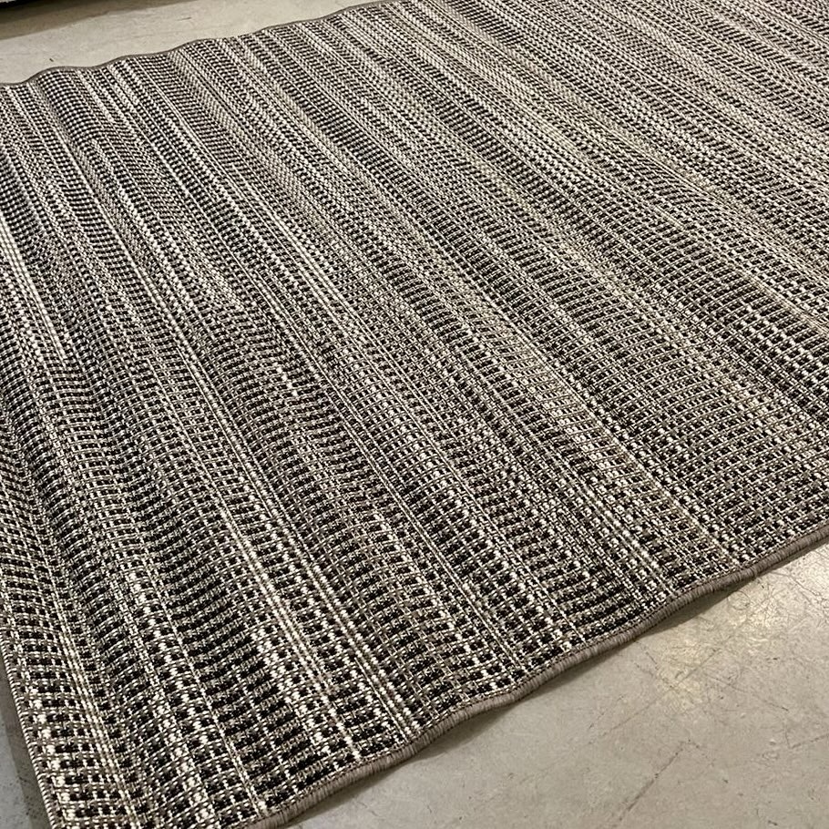 שטיח כהה אריגה בעבודת יד דגם סטאר שטיח כהה אריגה בעבודת יד דגם סטאר