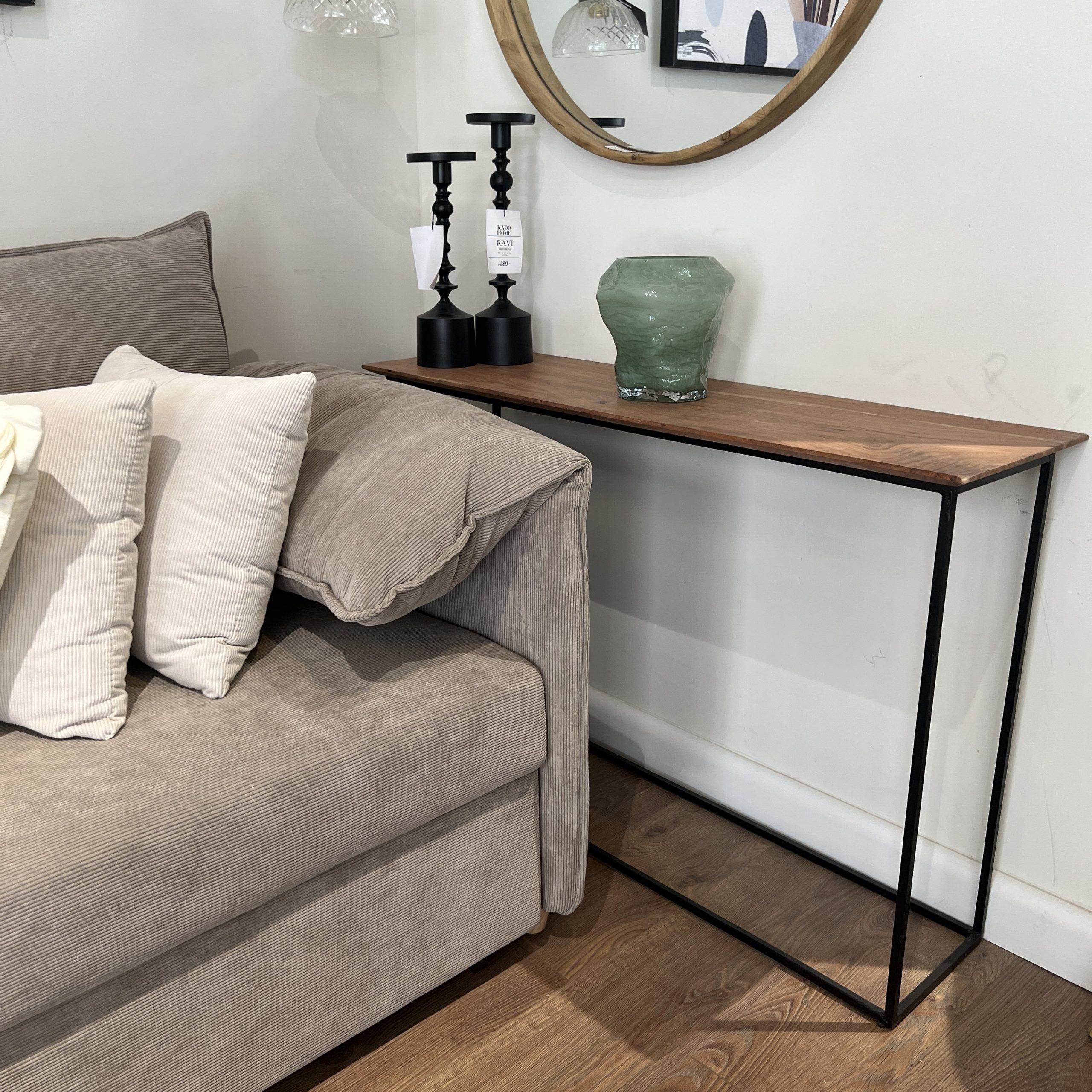 קונסולה דגם ווד סקיני קטנה עץ שיטה רגלי ברזל שחור קונסולה דגם ווד סקיני קטנה עץ שיטה רגלי ברזל שחור