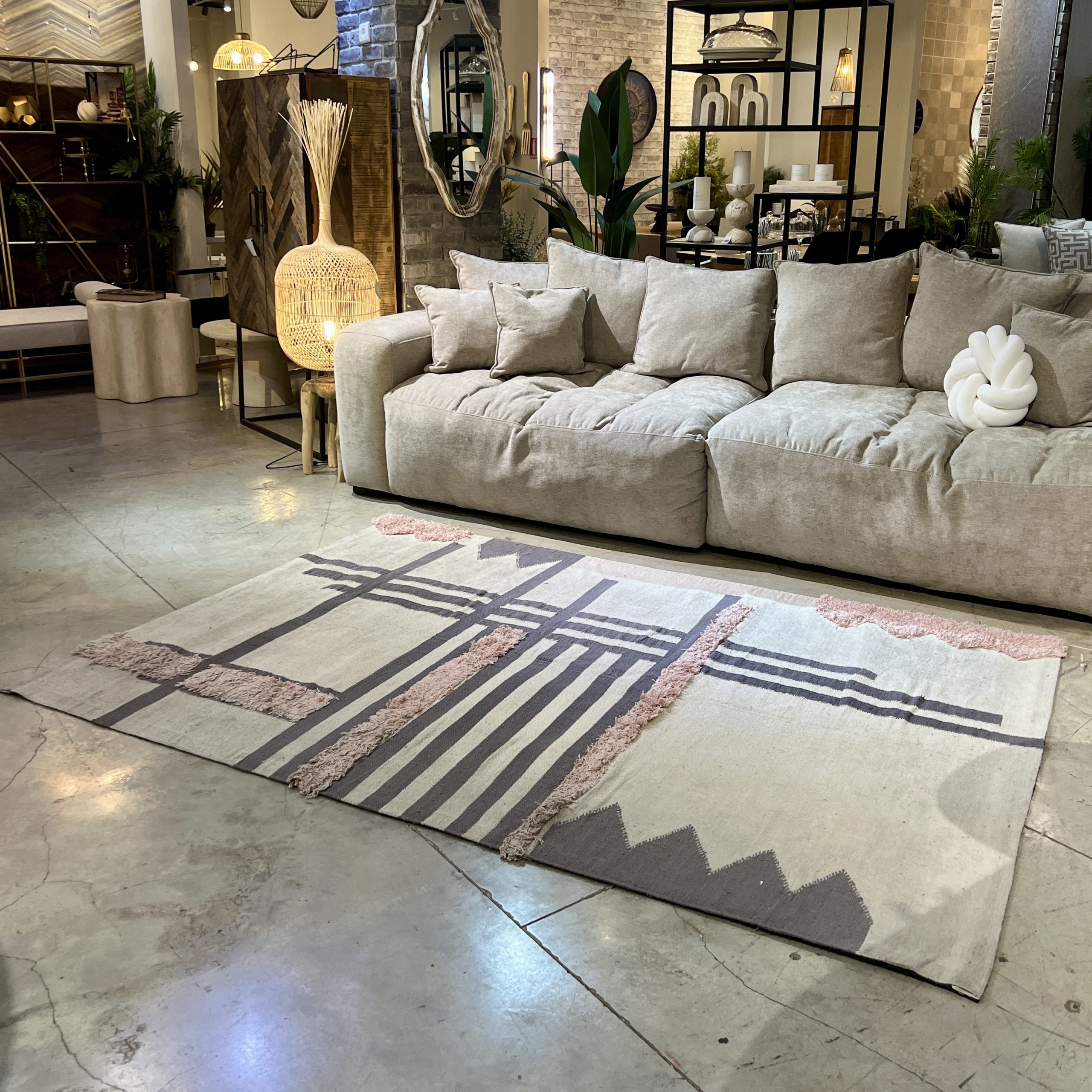 שטיח צורות בוהו שיק צבעוני דגם לורי שטיח צורות בוהו שיק צבעוני דגם לורי