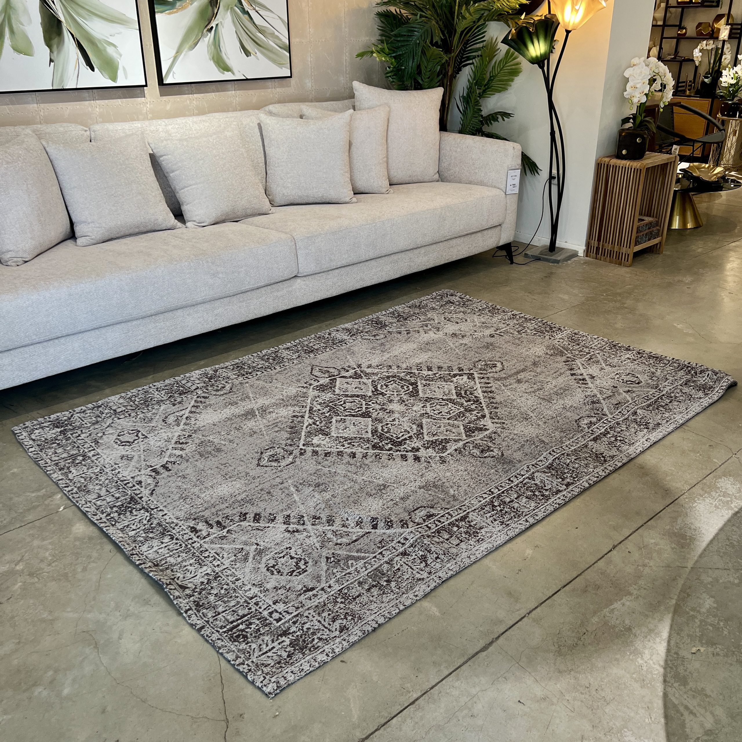 שטיח אפור מרוקאי מדליון מרכזי דגם איזבל שטיח אפור מרוקאי מדליון מרכזי דגם איזבל