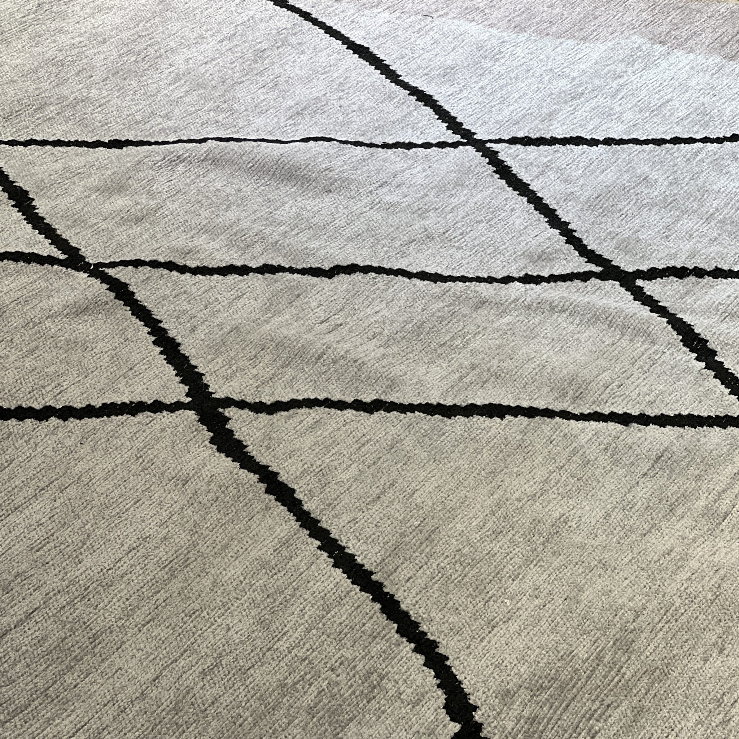 שטיח בוהו אפור פרנזים אריגה משולבת דגם שיקגו שטיח בוהו אפור פרנזים אריגה משולבת דגם שיקגו