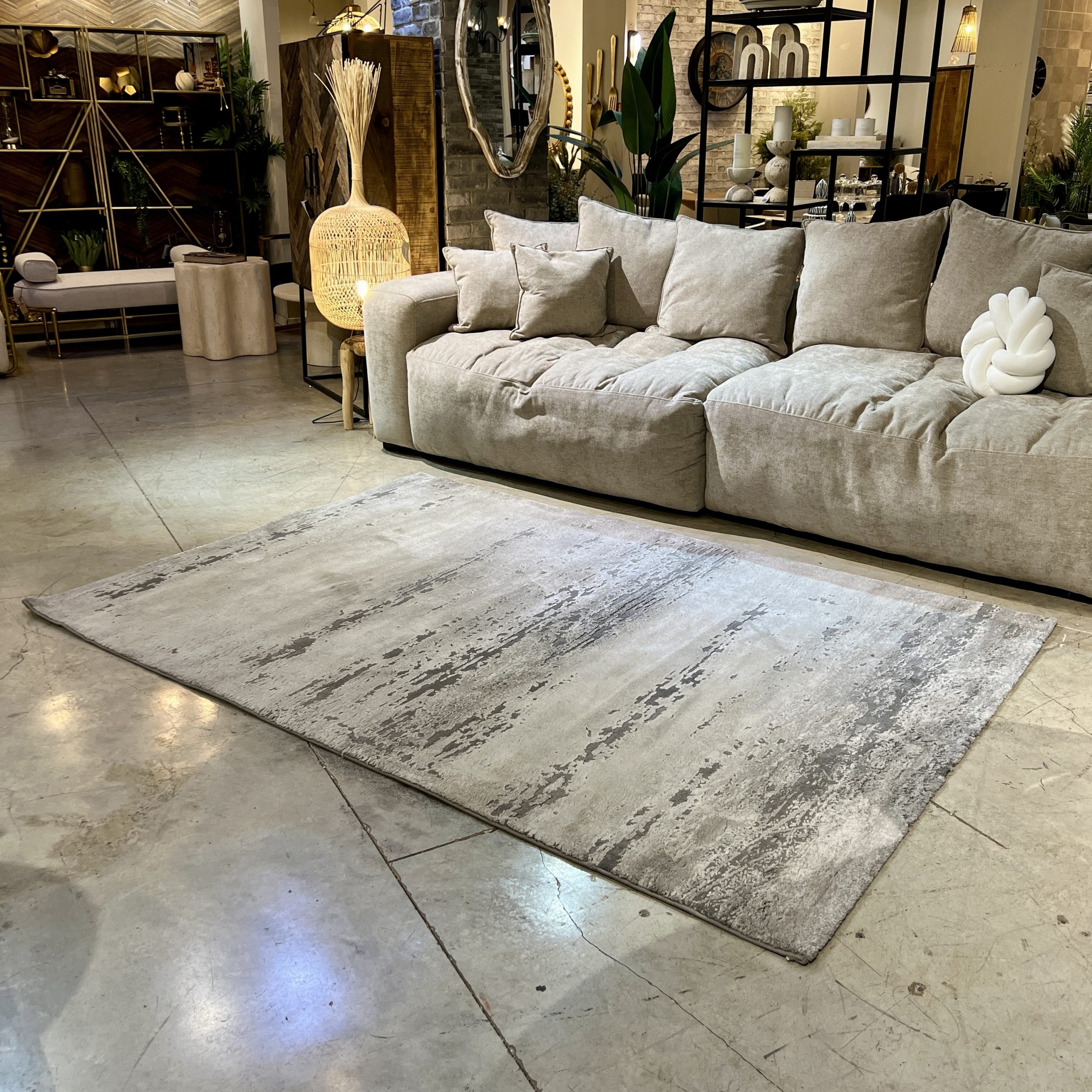 שטיח אבסטרקטי אפור דגם ארנה שטיח אבסטרקטי אפור דגם ארנה