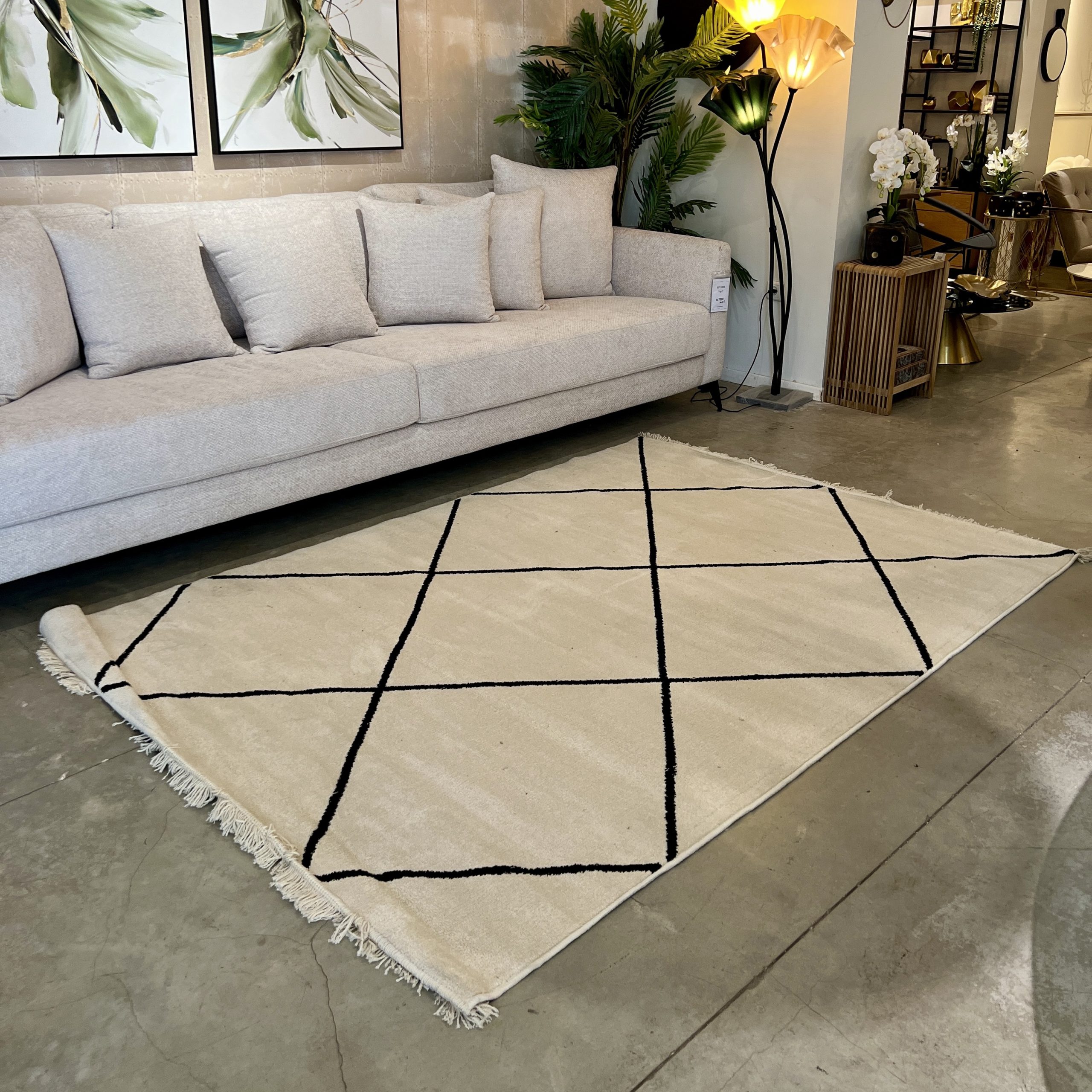 שטיח רך בוהו שיק פרנזים קרם ושחור דגם סידני שטיח רך בוהו שיק פרנזים קרם ושחור דגם סידני