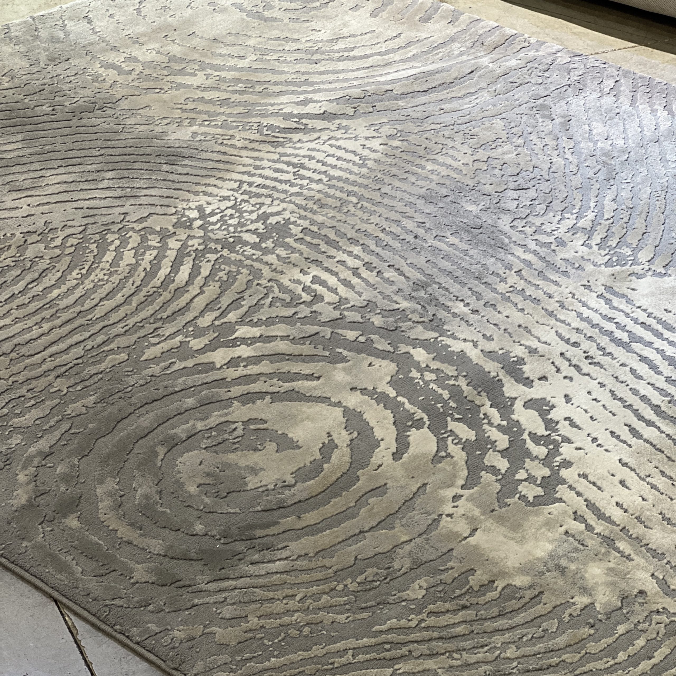 שטיח פסטורלי רך בגווני אפור דגם סנסה שטיח פסטורלי רך בגווני אפור דגם סנסה