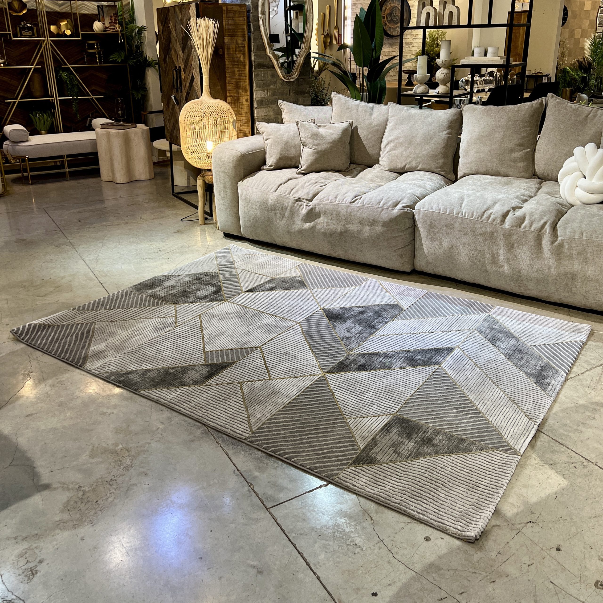 שטיח גאומטרי אפור חרדל דגם ארנה שטיח גאומטרי אפור חרדל דגם ארנה