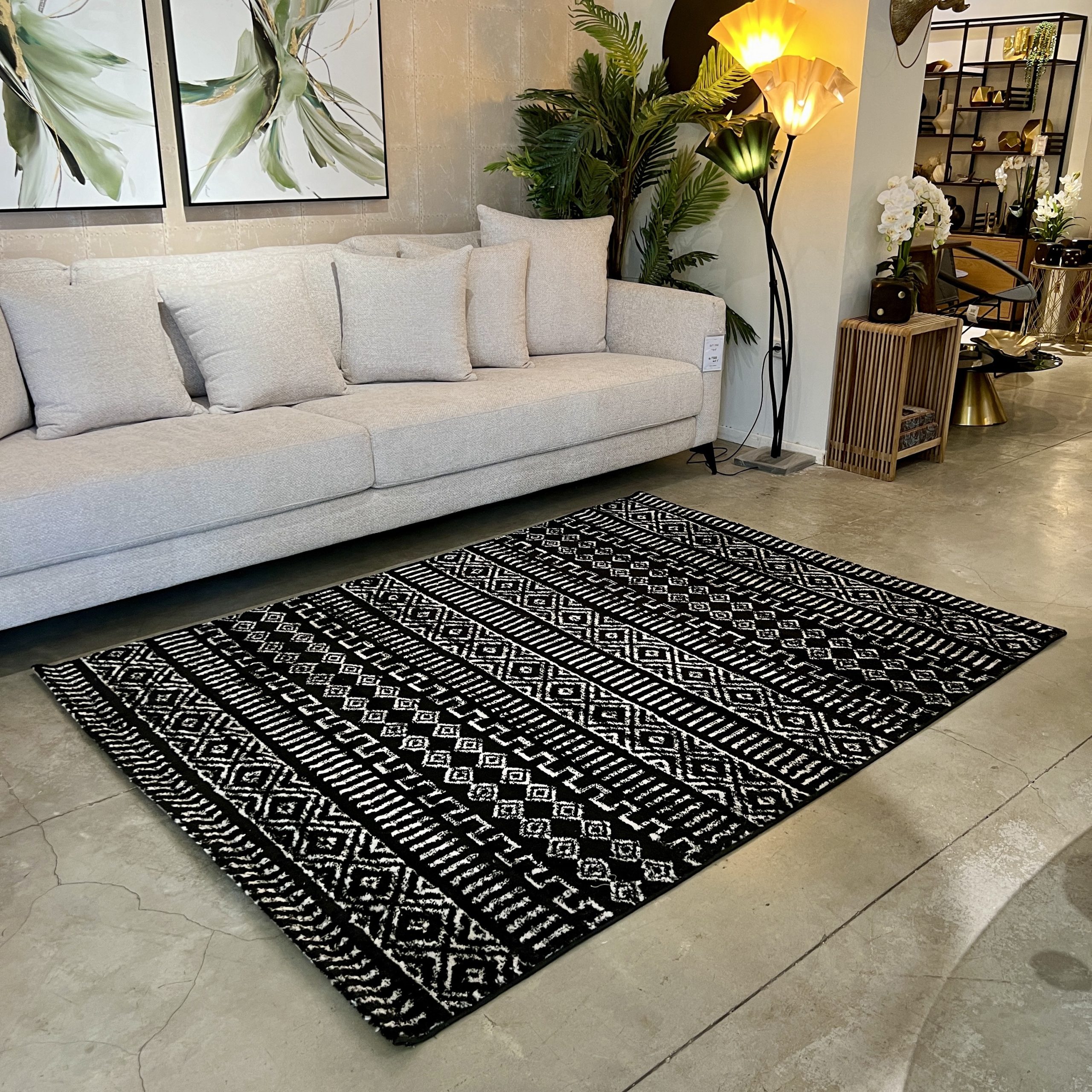 שטיח סקנדינבי שחור לבן דגם ויה שטיח סקנדינבי שחור לבן דגם ויה