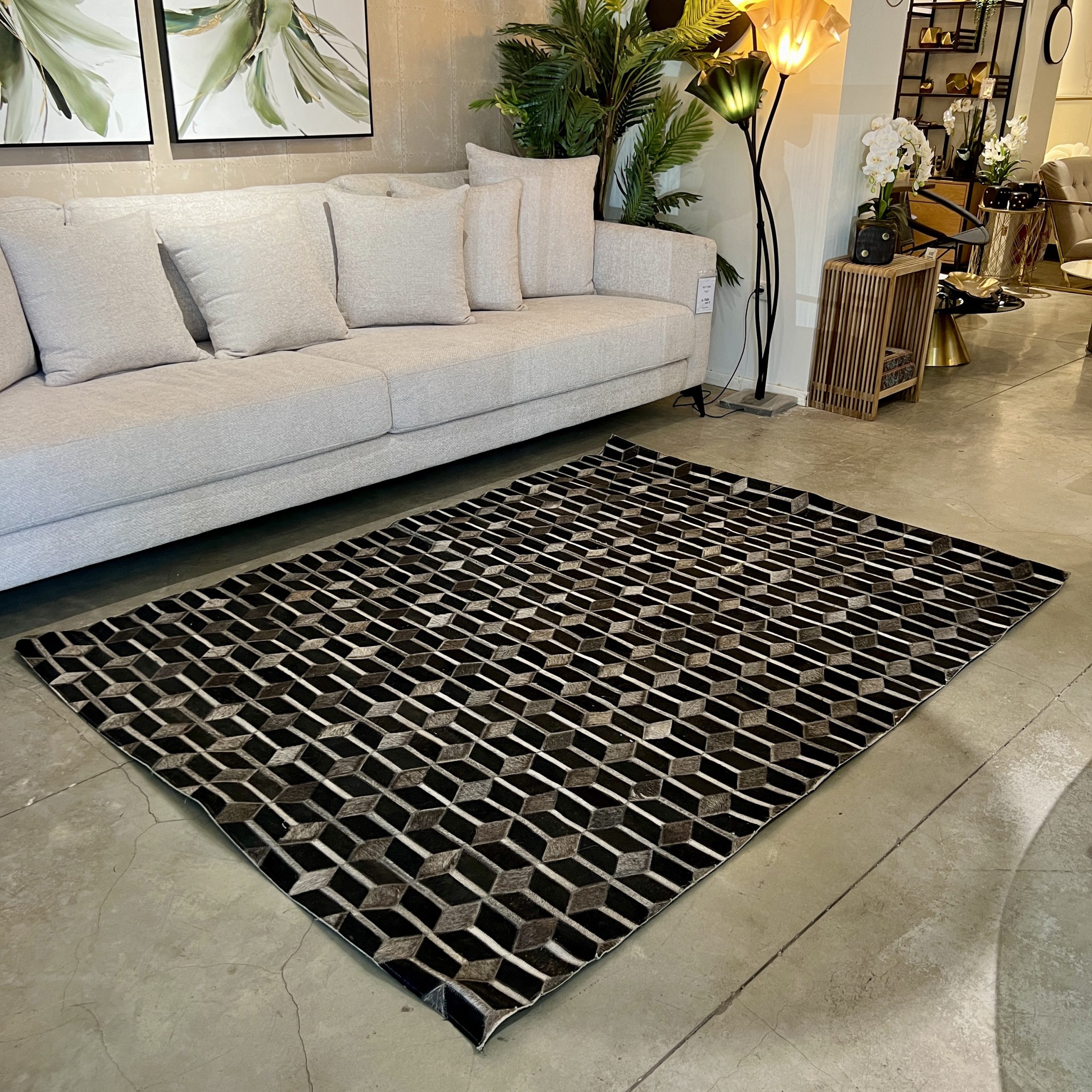 שטיח שחור פסים אפורים ומיני מעוינים דגם איטקס שטיח שחור פסים אפורים ומיני מעוינים דגם איטקס