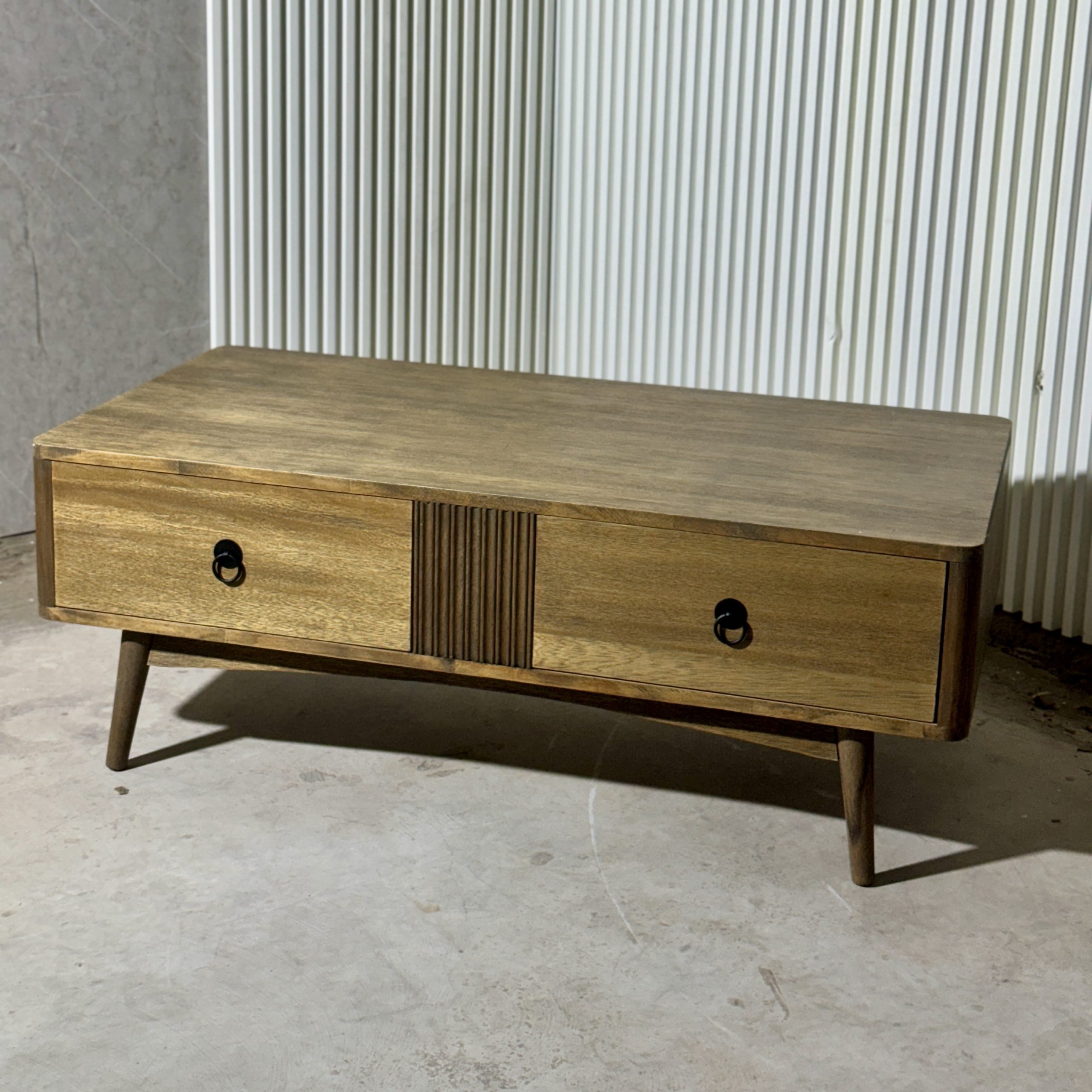 שולחן סלון עץ מלא מלבני דגם ניל שולחן סלון עץ מלא מלבני דגם ניל