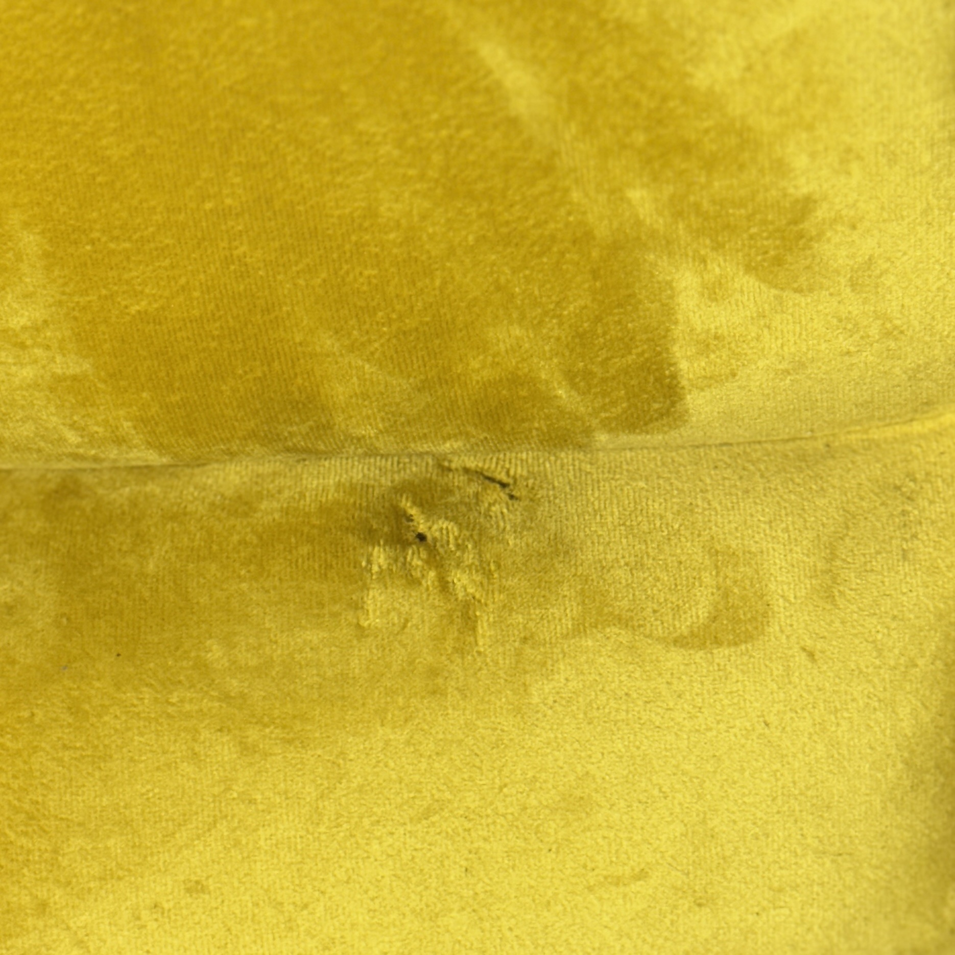 כורסא דגם קוביות בד קטיפה צהוב כורסא דגם קוביות בד קטיפה צהוב